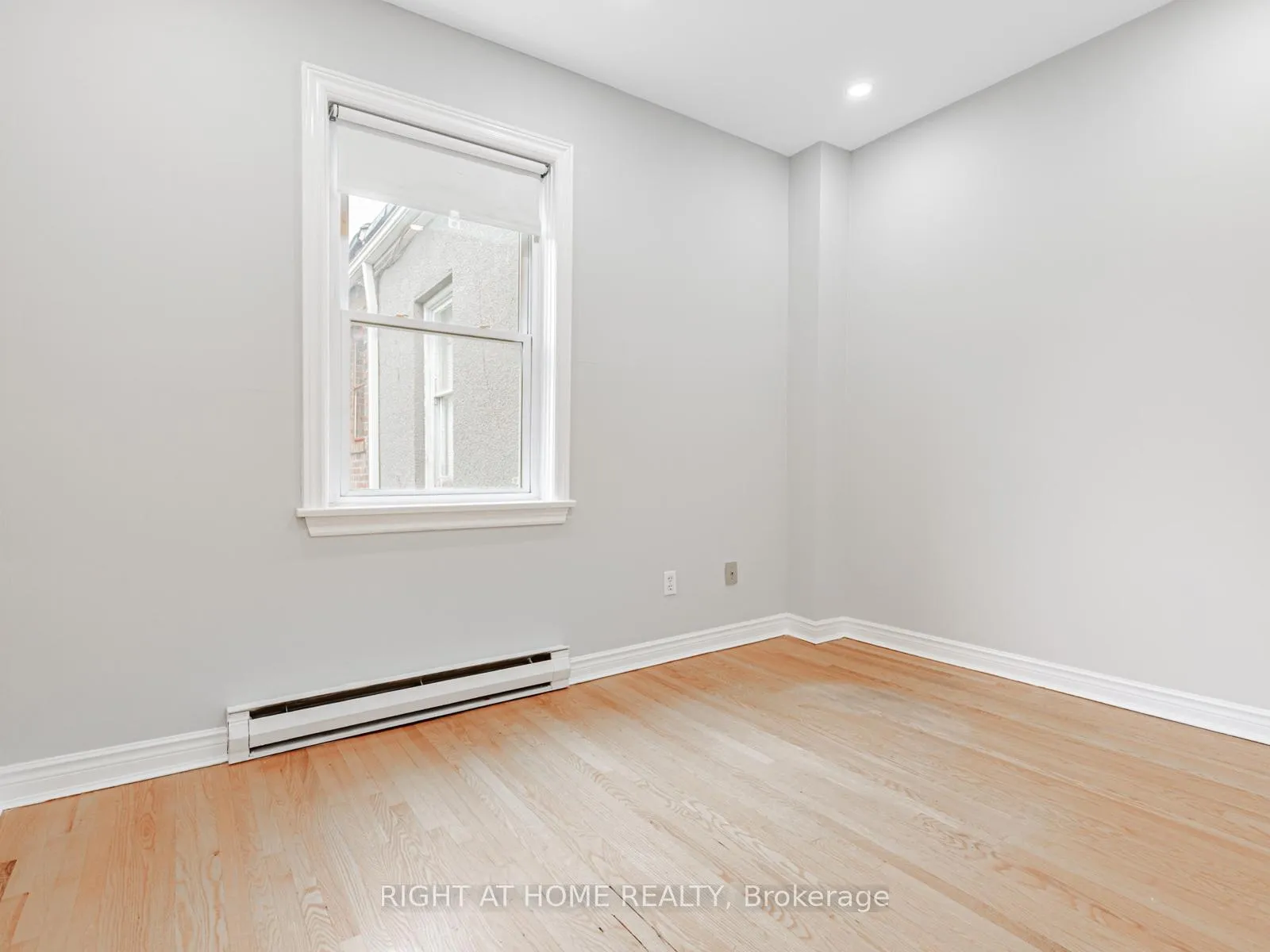 Photo 20 of 242 Waverley Road, Toronto, The Beaches — HOMEH