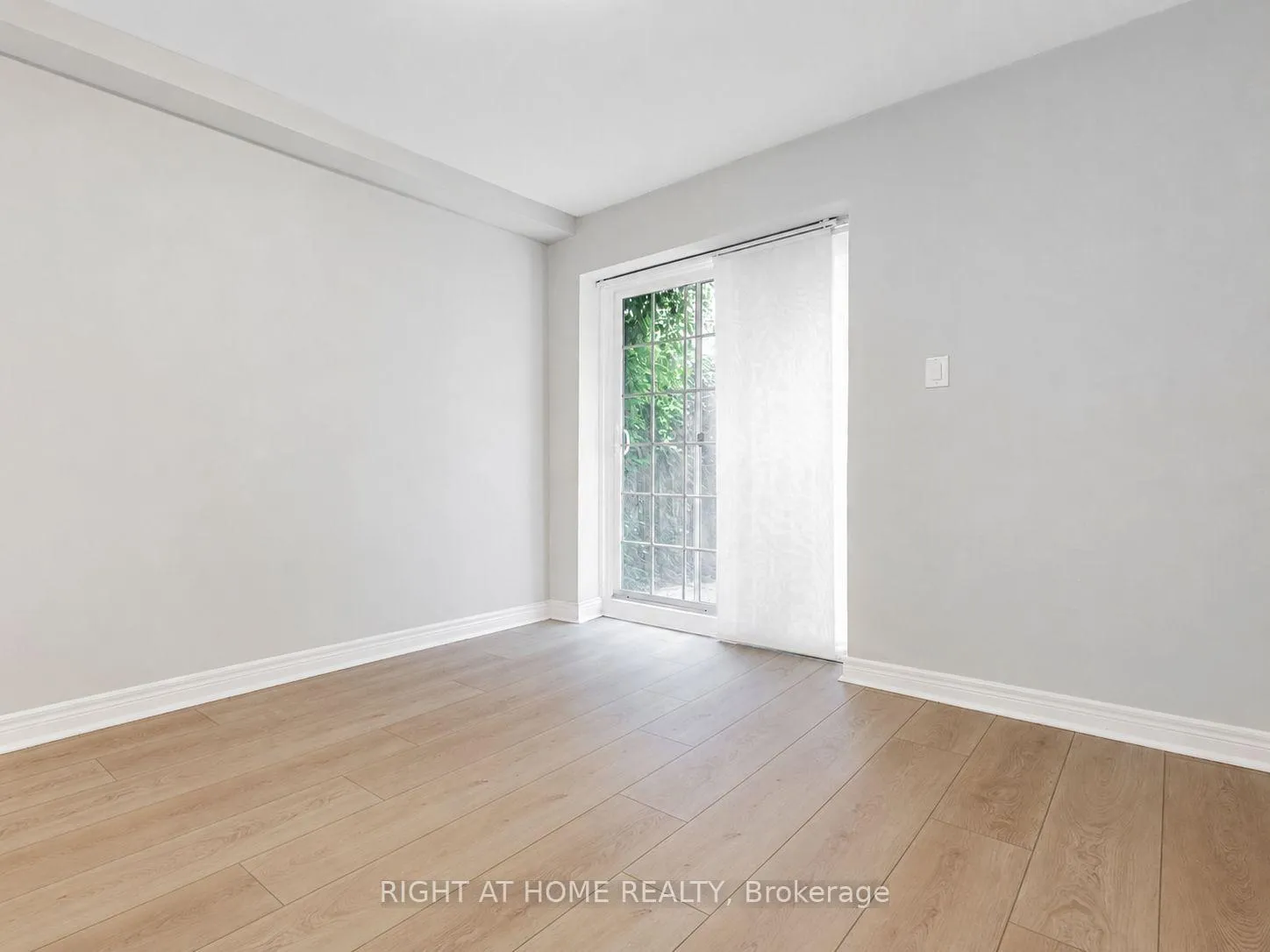 Photo 21 of 242 Waverley Road, Toronto, The Beaches — HOMEH