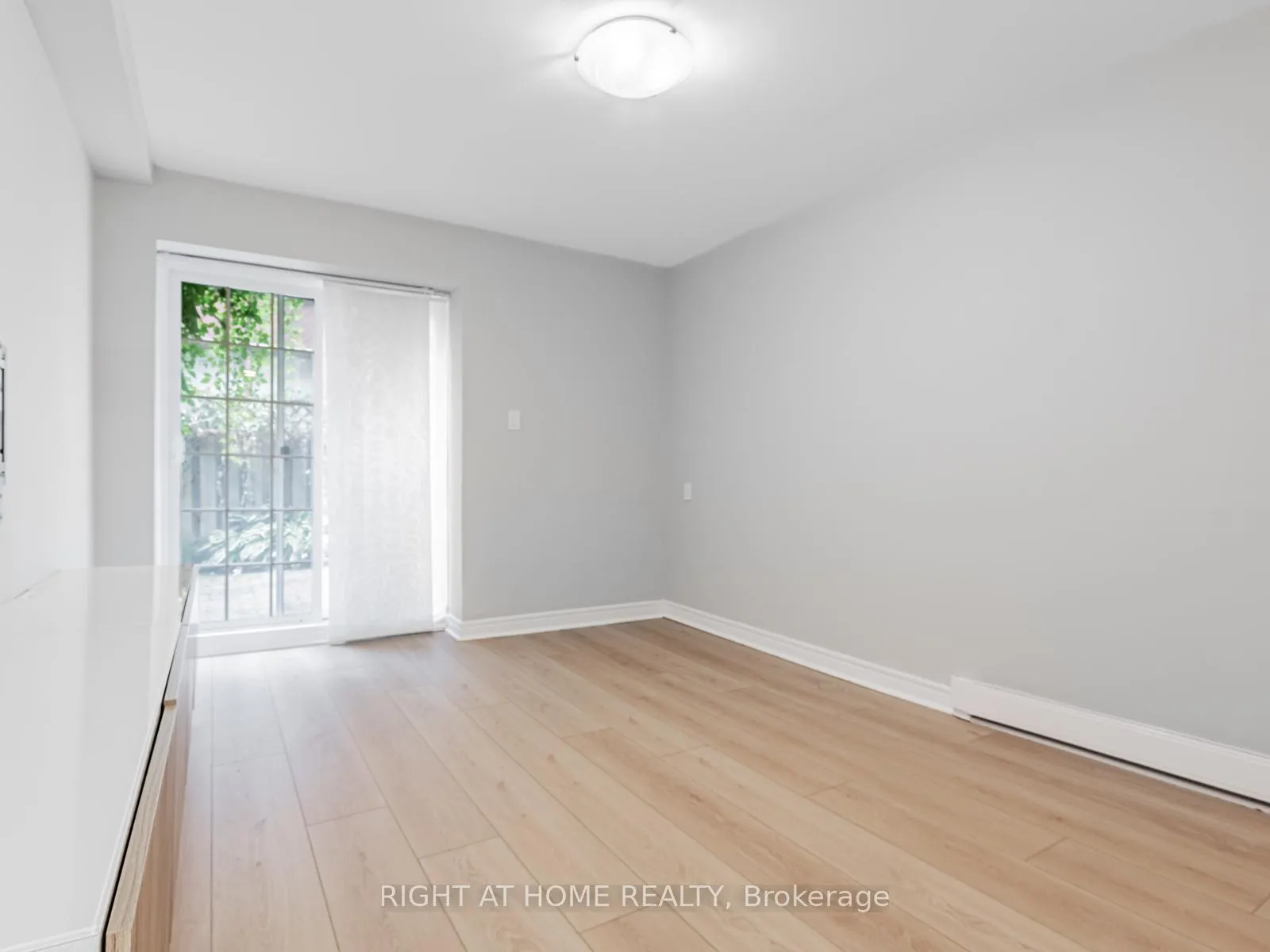 Photo 23 of 242 Waverley Road, Toronto, The Beaches — HOMEH