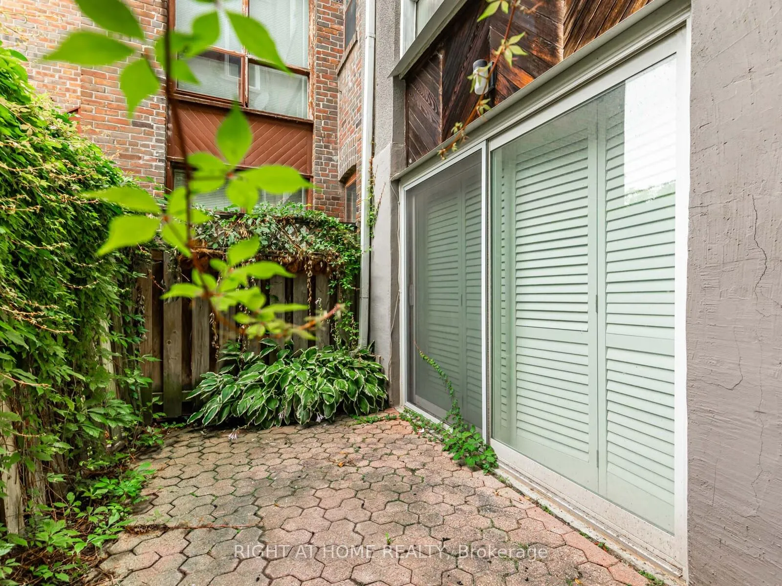 Photo 29 of 242 Waverley Road, Toronto, The Beaches — HOMEH