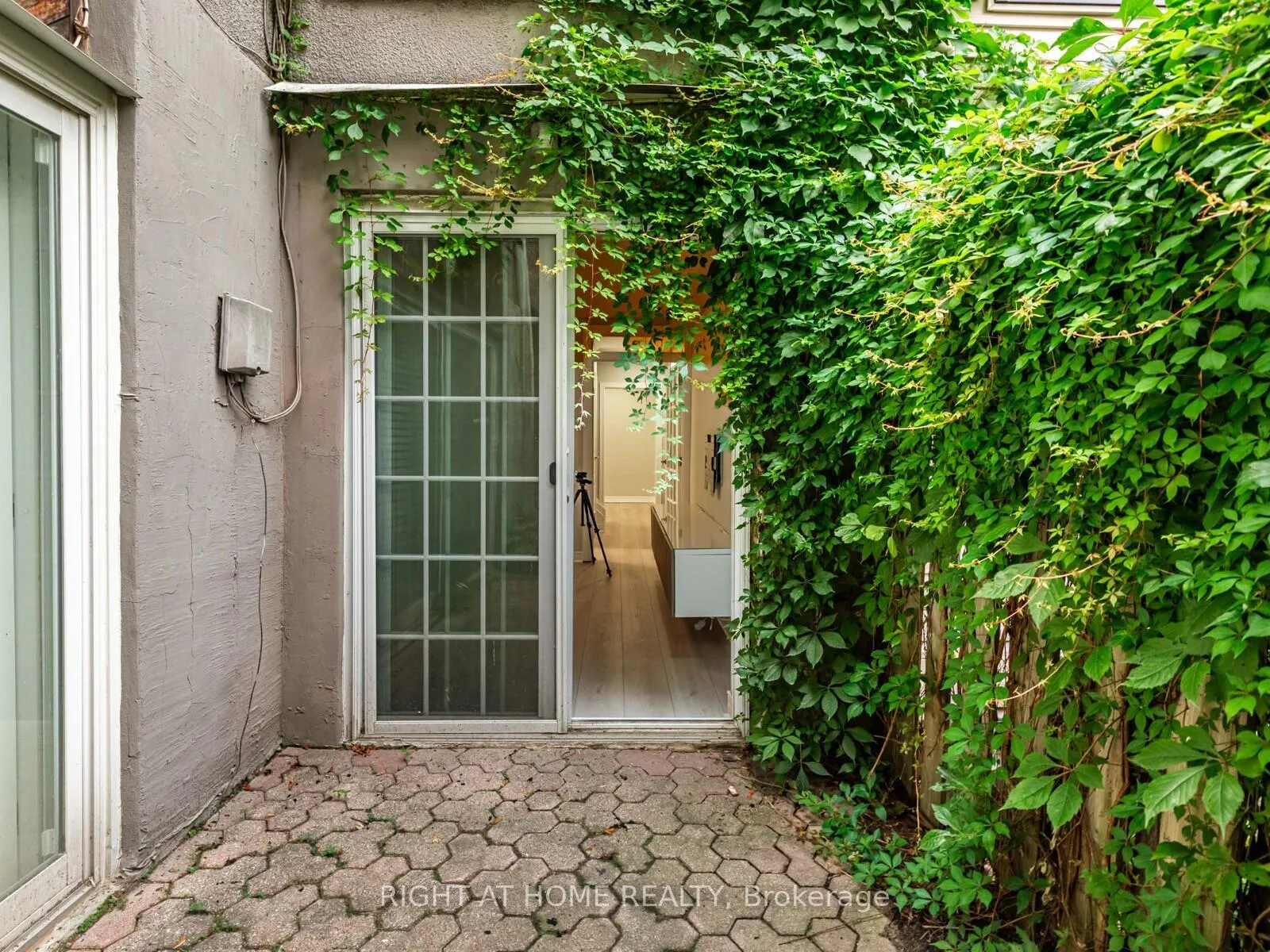 Photo 30 of 242 Waverley Road, Toronto, The Beaches — HOMEH
