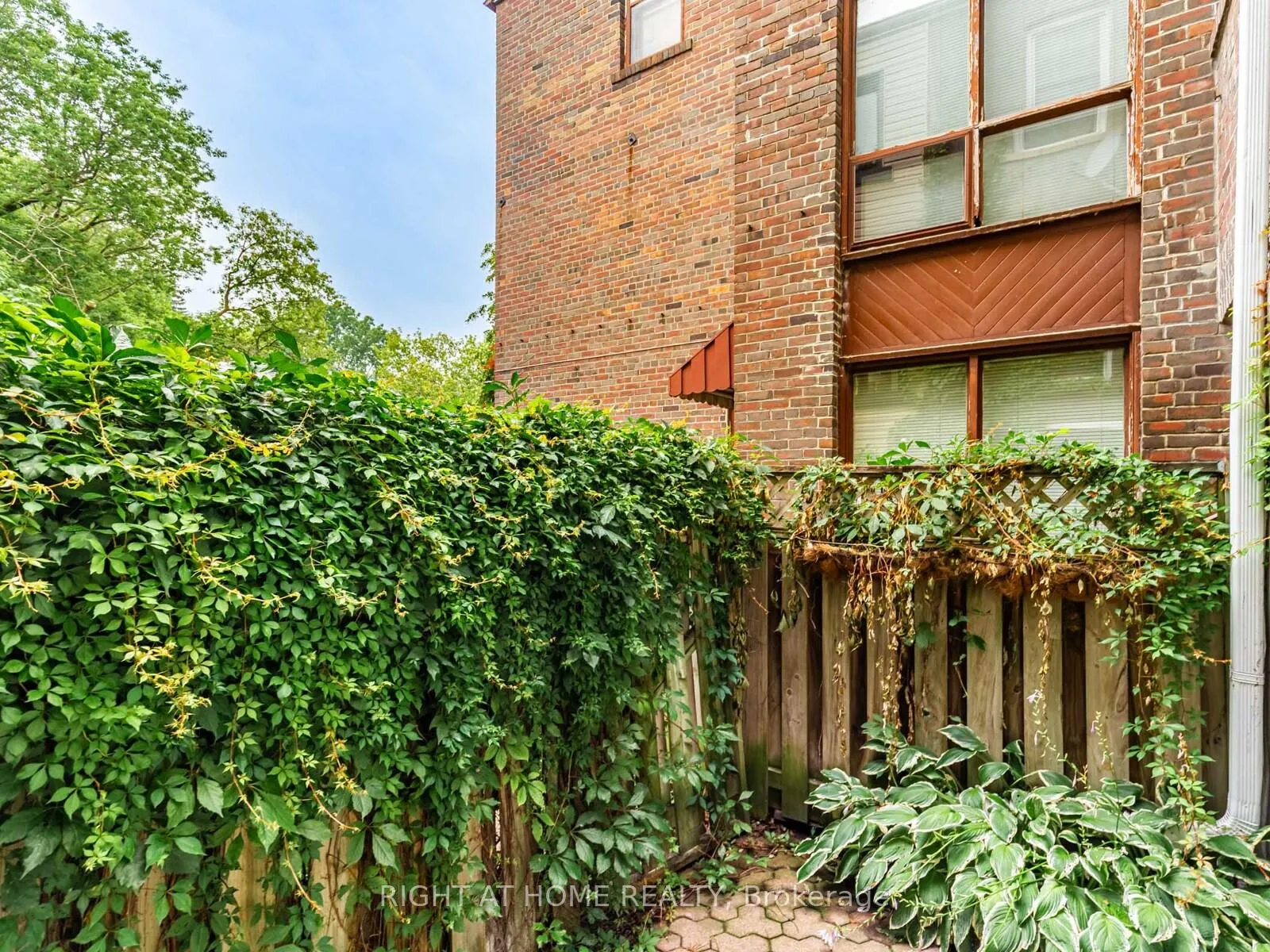 Photo 32 of 242 Waverley Road, Toronto, The Beaches — HOMEH