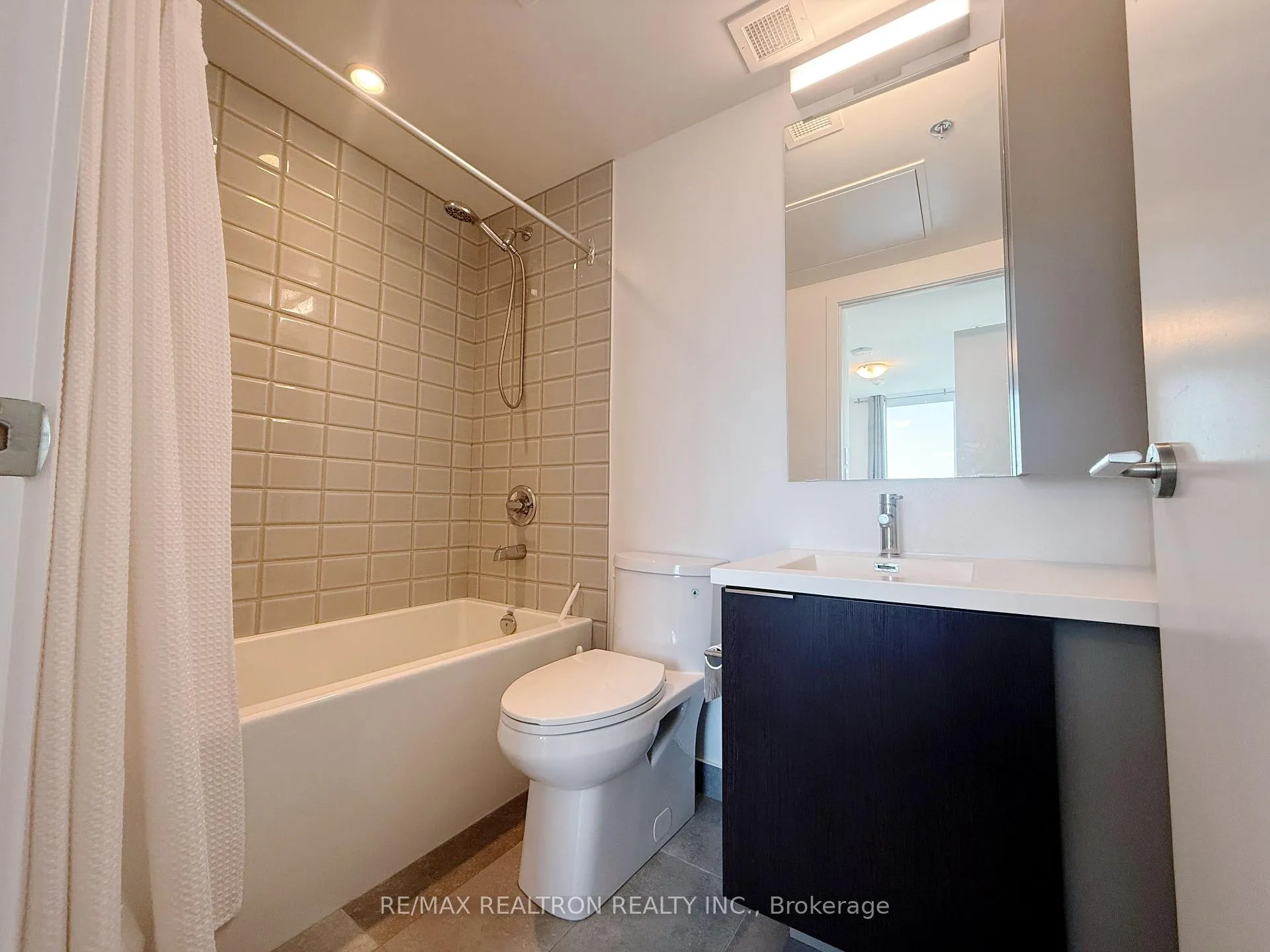 Photo 8 of Unit 1908, 203 College Street, Toronto, Kensington-Chinatown — HOMEH