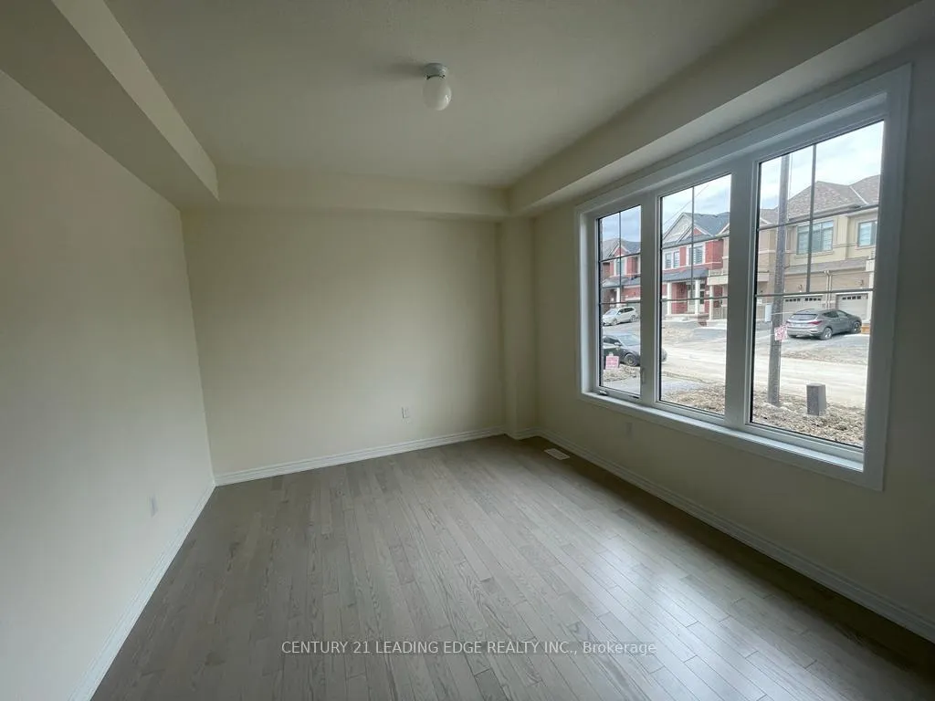 Photo 3 of 10 O'Reilly Street, Whitby, Rural Whitby — HOMEH