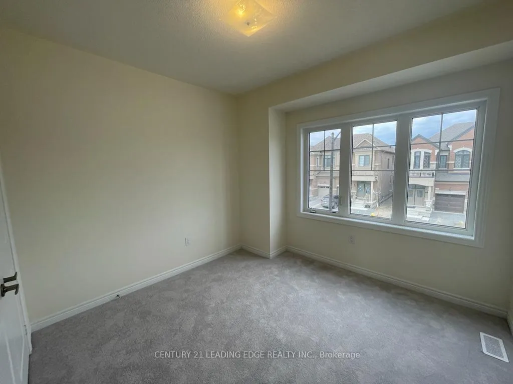 Photo 10 of 10 O'Reilly Street, Whitby, Rural Whitby — HOMEH