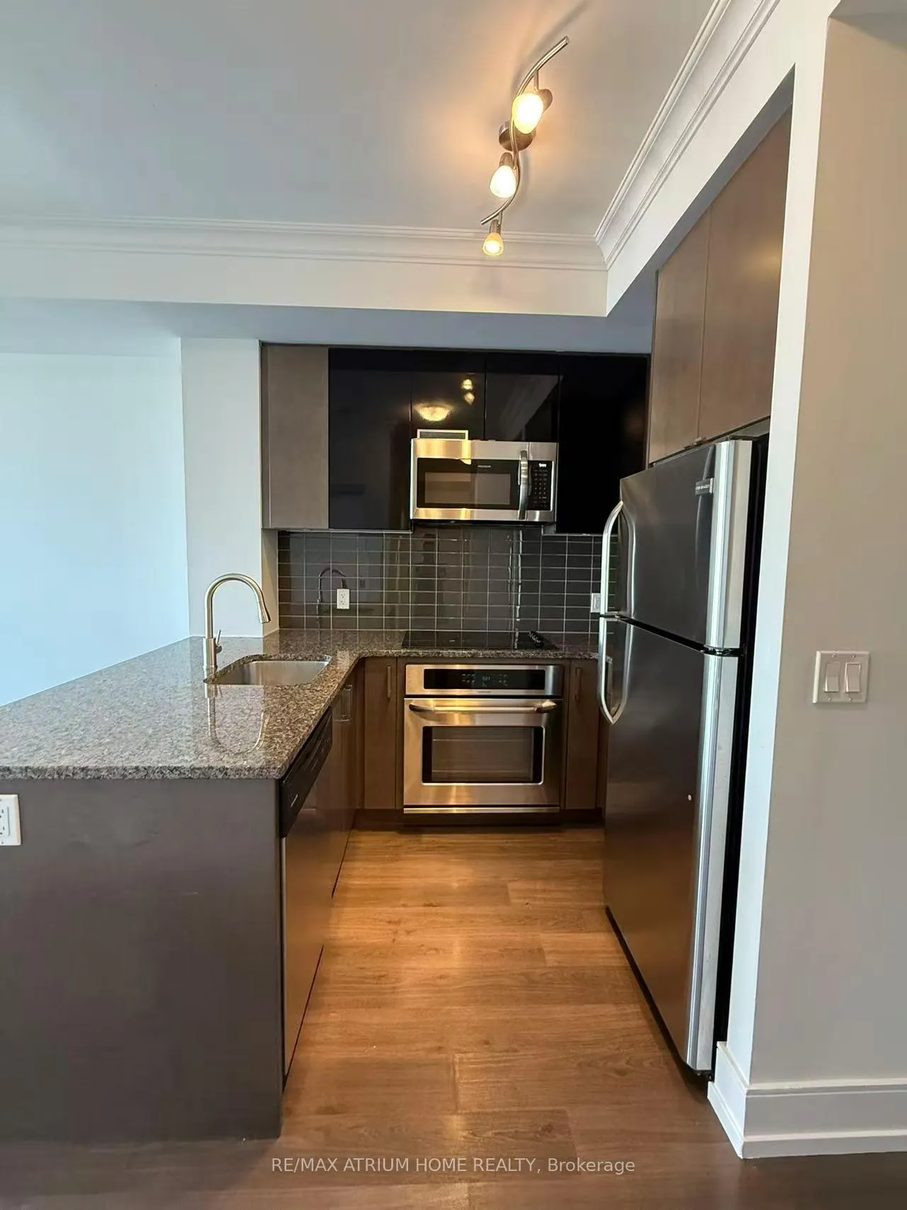 Photo 3 of Unit 2204, 89 Dunfield Avenue, Toronto, Mount Pleasant West — HOMEH