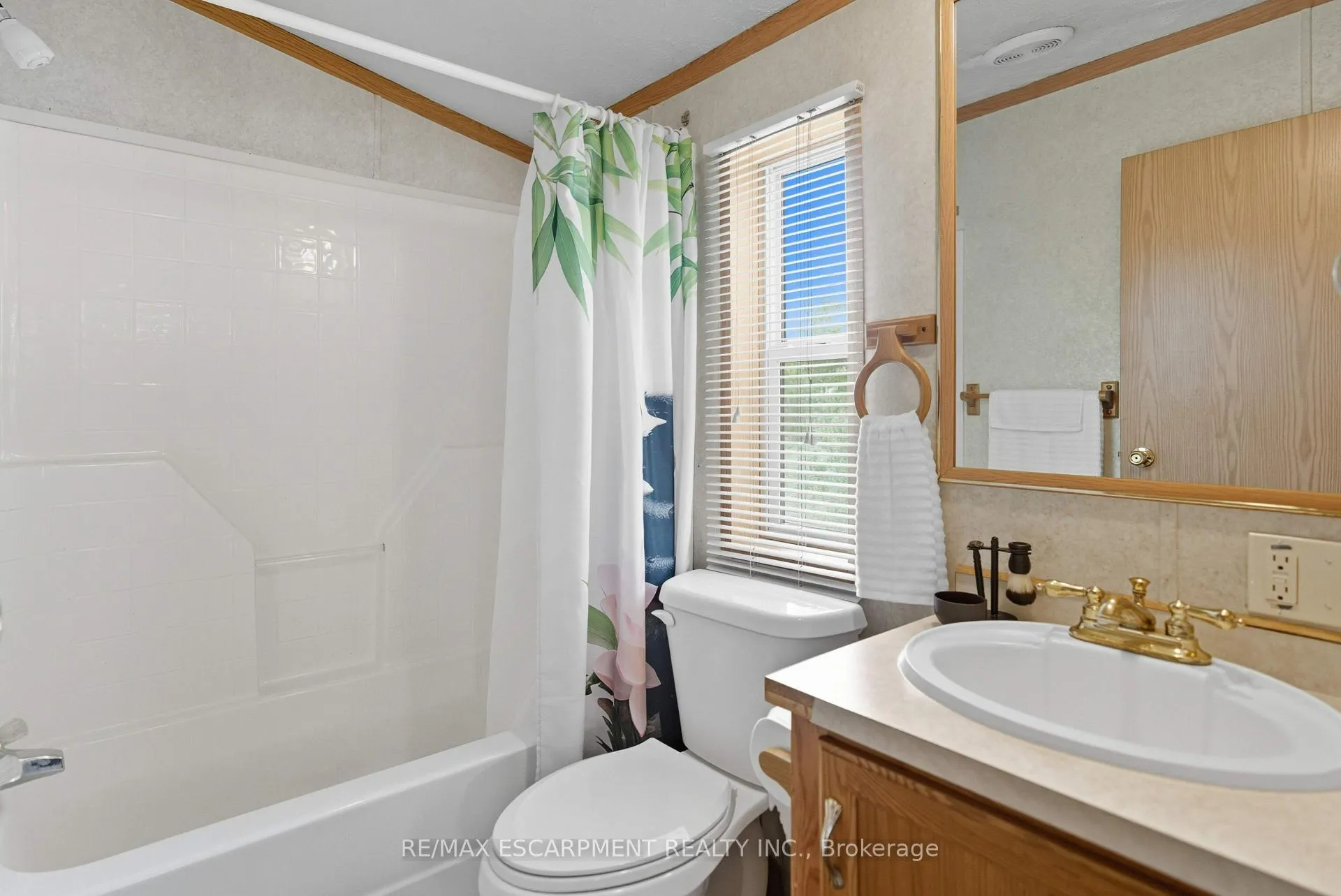 Photo 10 of Unit 31, 1294 8th Concession Road W, Hamilton, Rural Flamborough — HOMEH