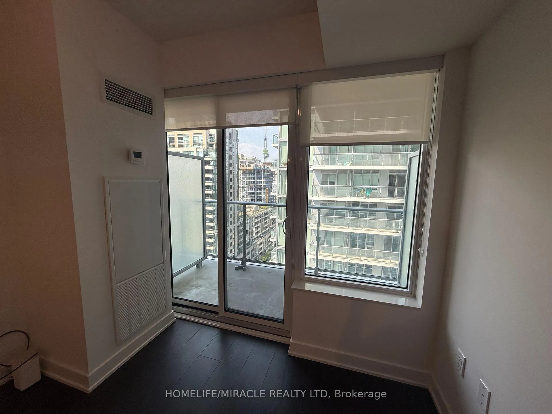Photo 9 of Unit 1614, 195 Redpath Avenue, Toronto, Mount Pleasant West — HOMEH