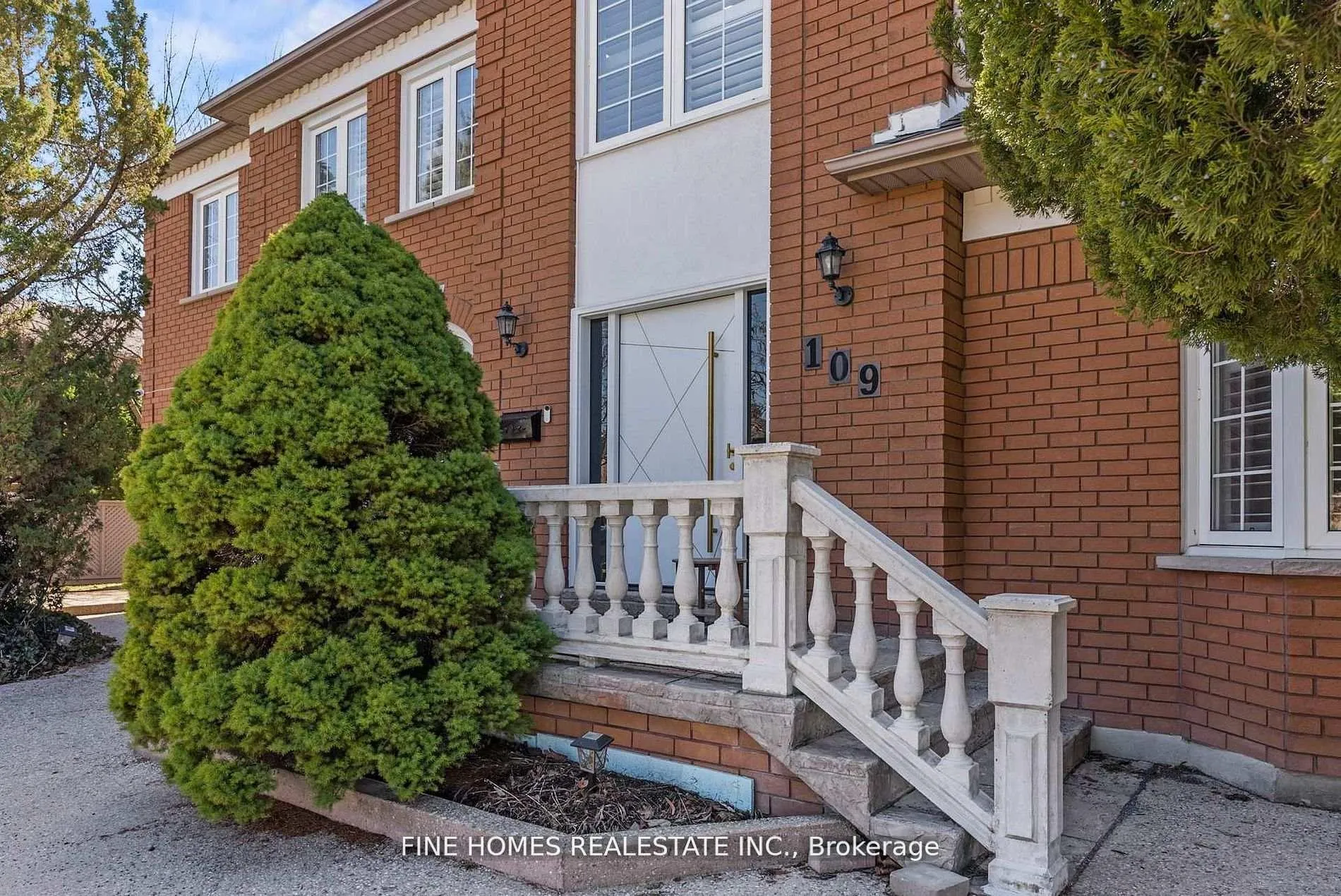 Photo 2 of 109 Angelina Avenue, Vaughan, Vaughan Grove — HOMEH