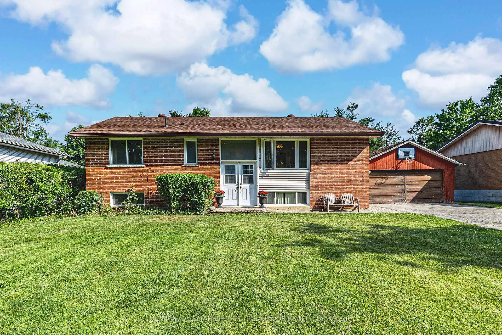 Front of 250 Sunnybrae Avenue