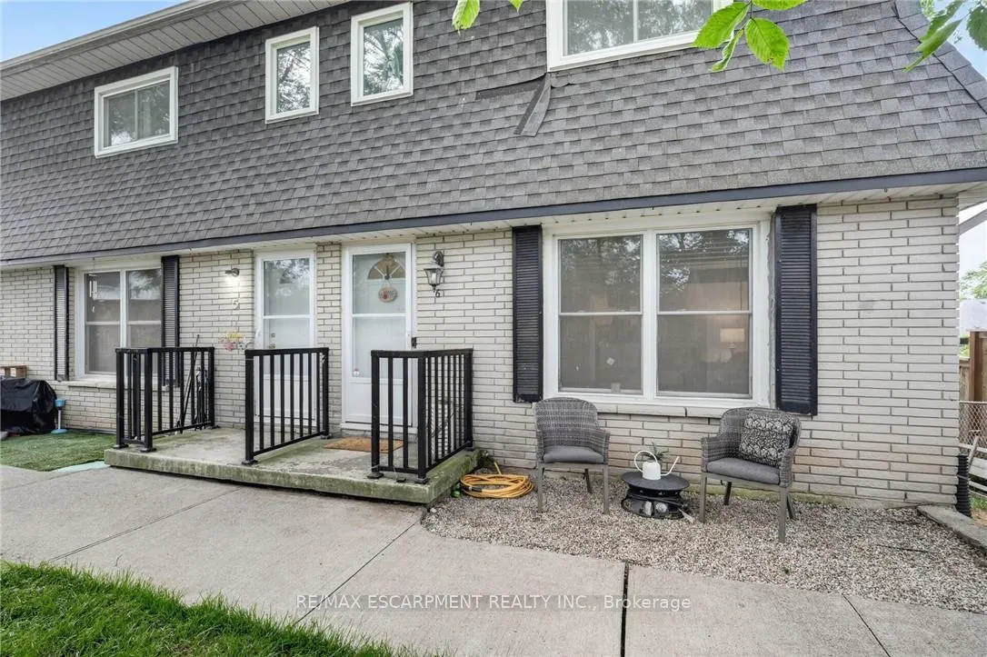 Photo 4 of Unit 6, 156 St Catharines Street, West Lincoln, Smithville — HOMEH