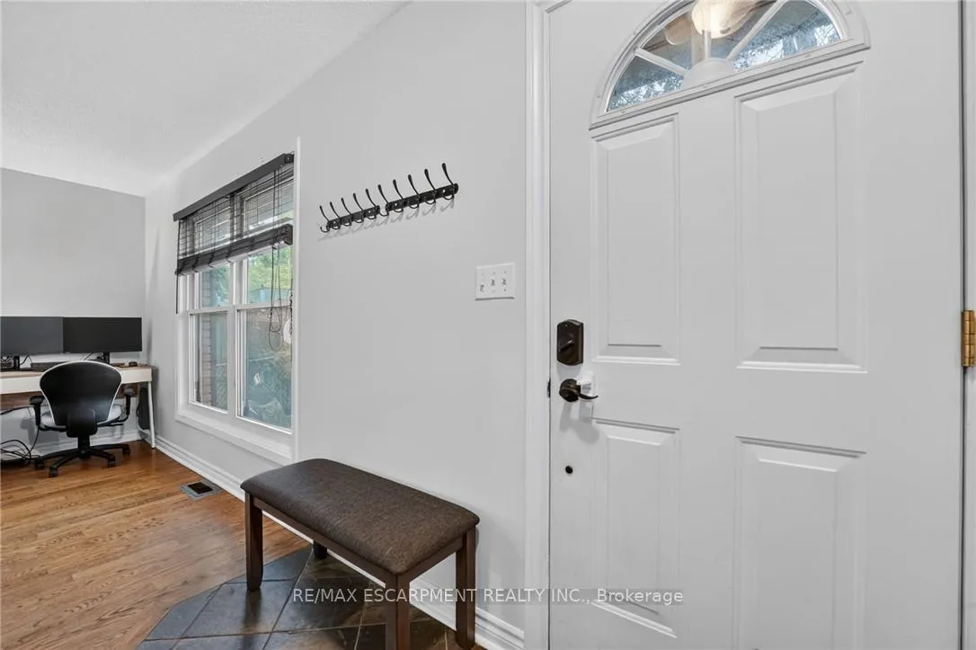Photo 6 of Unit 6, 156 St Catharines Street, West Lincoln, Smithville — HOMEH