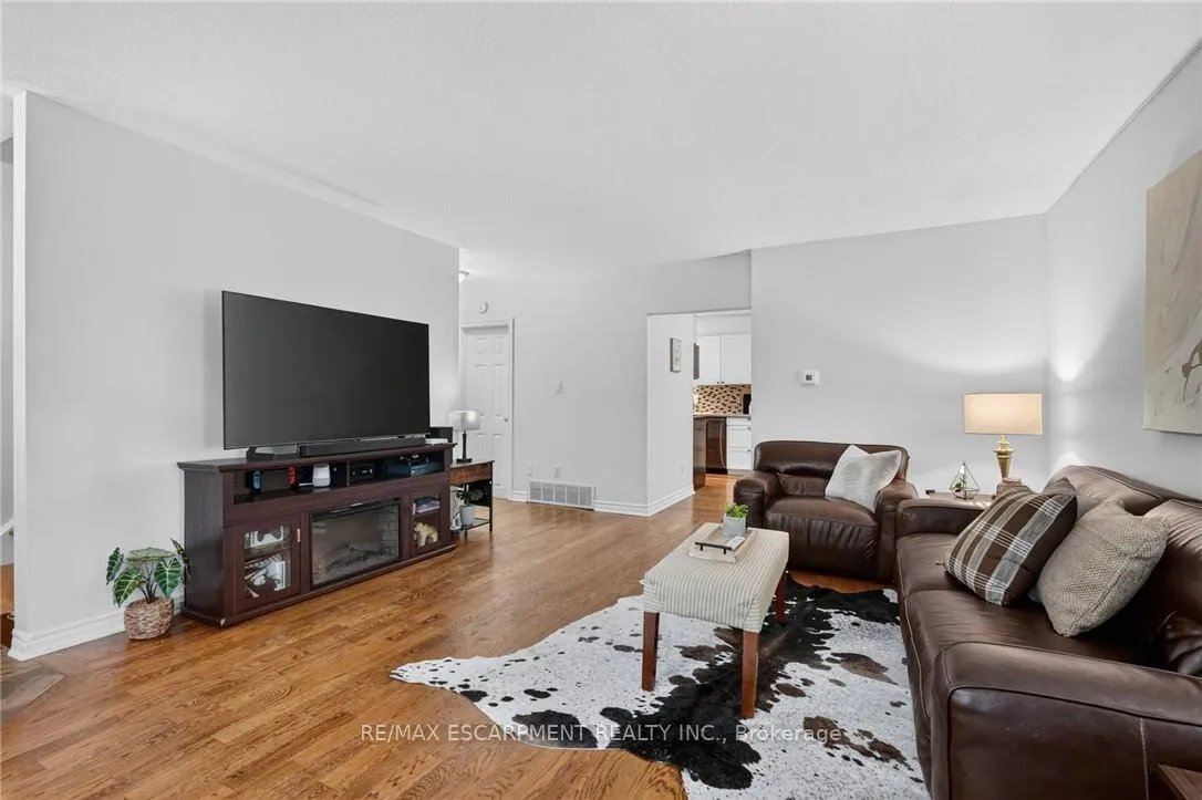 Photo 8 of Unit 6, 156 St Catharines Street, West Lincoln, Smithville — HOMEH