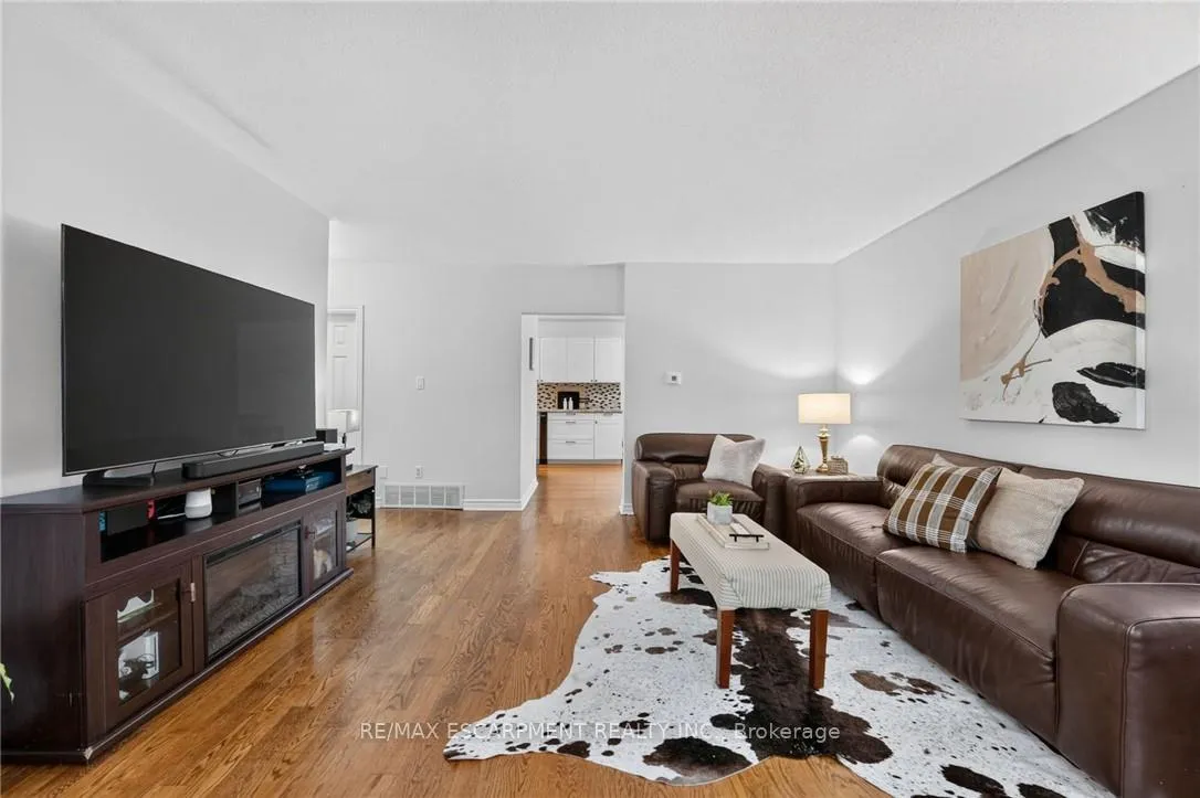 Photo 9 of Unit 6, 156 St Catharines Street, West Lincoln, Smithville — HOMEH