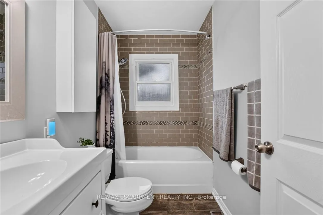 Photo 26 of Unit 6, 156 St Catharines Street, West Lincoln, Smithville — HOMEH