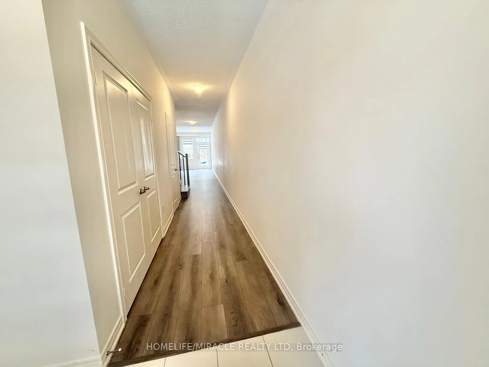 Photo 2 of 21 Gledhill Crescent W, Cambridge — HOMEH