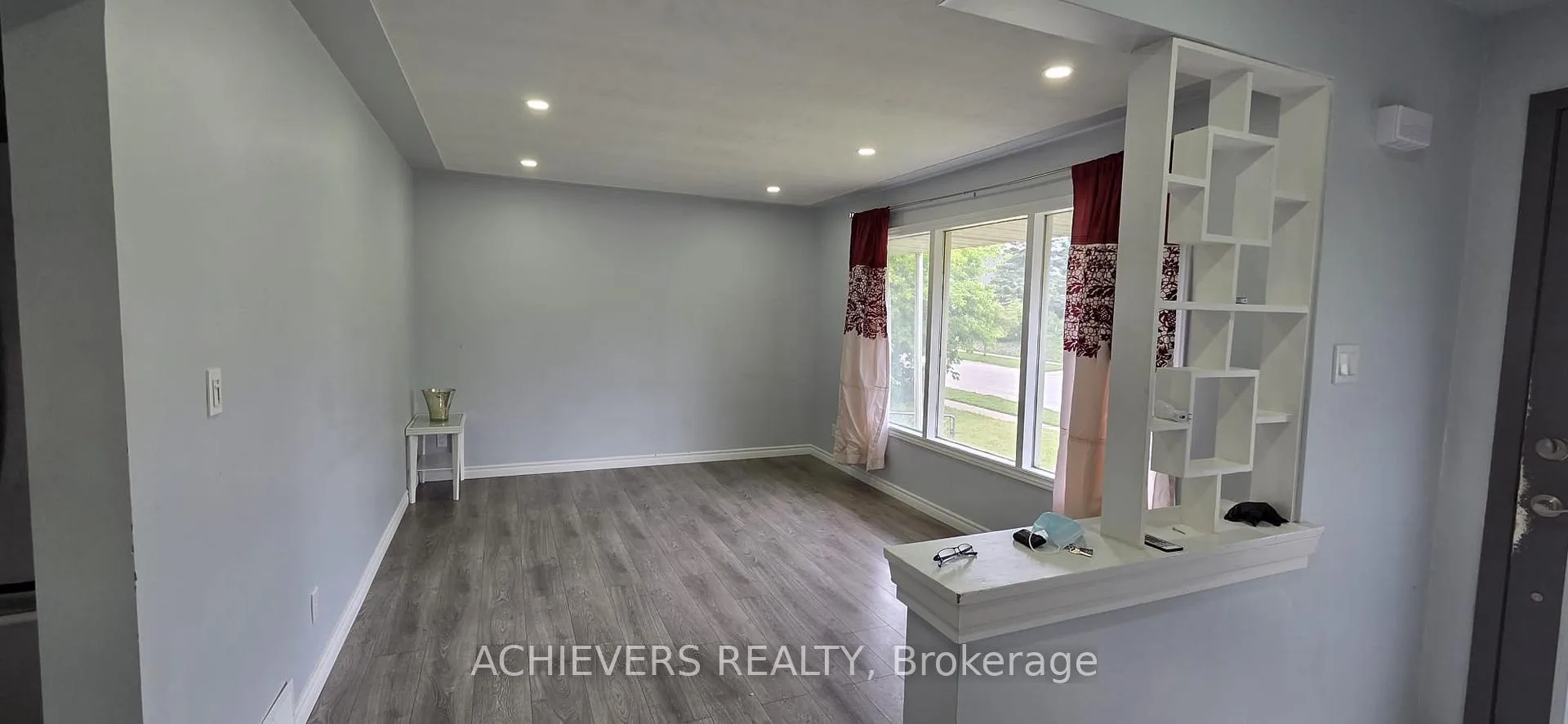 Photo 5 of 222 Sixth Avenue, Kitchener, Fairview/Kingsdale — HOMEH