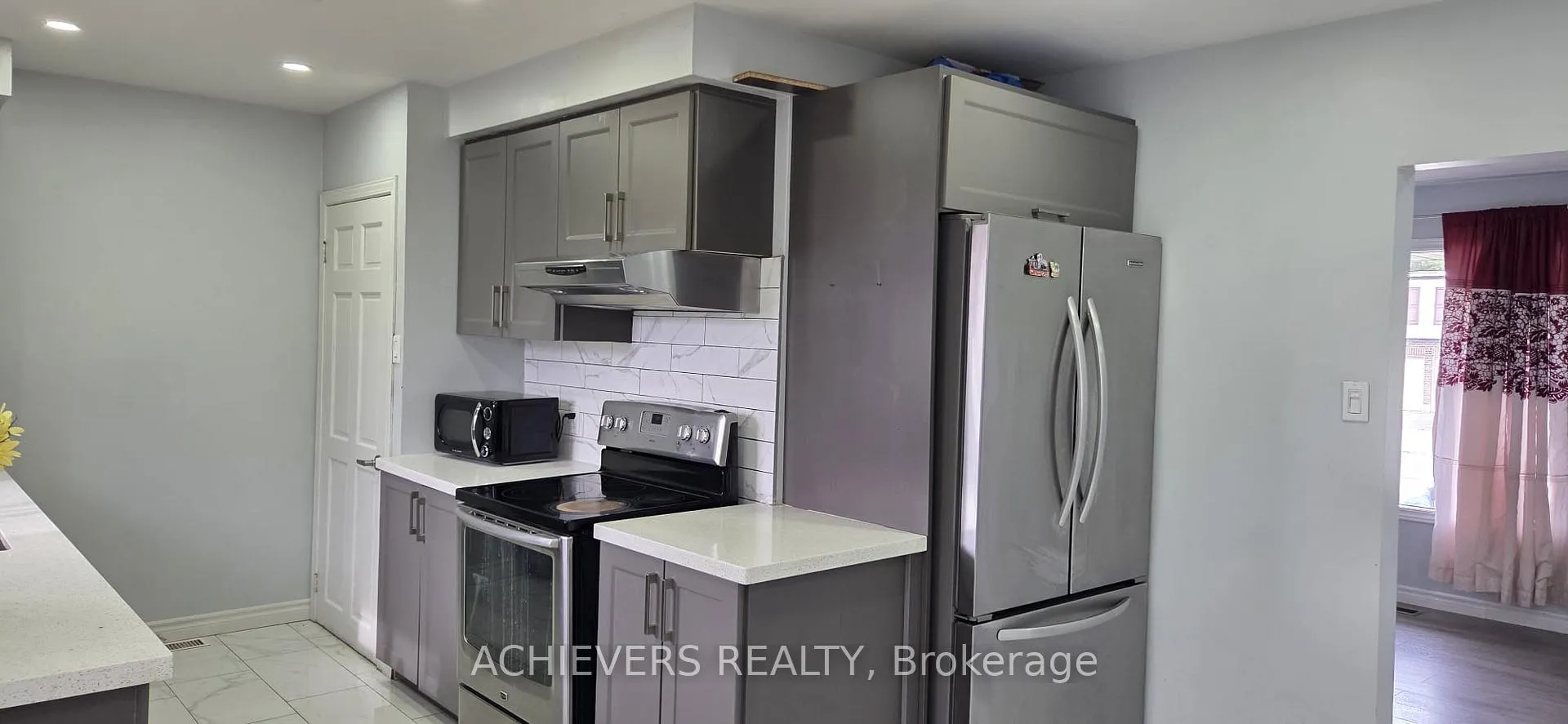 Photo 9 of 222 Sixth Avenue, Kitchener, Fairview/Kingsdale — HOMEH