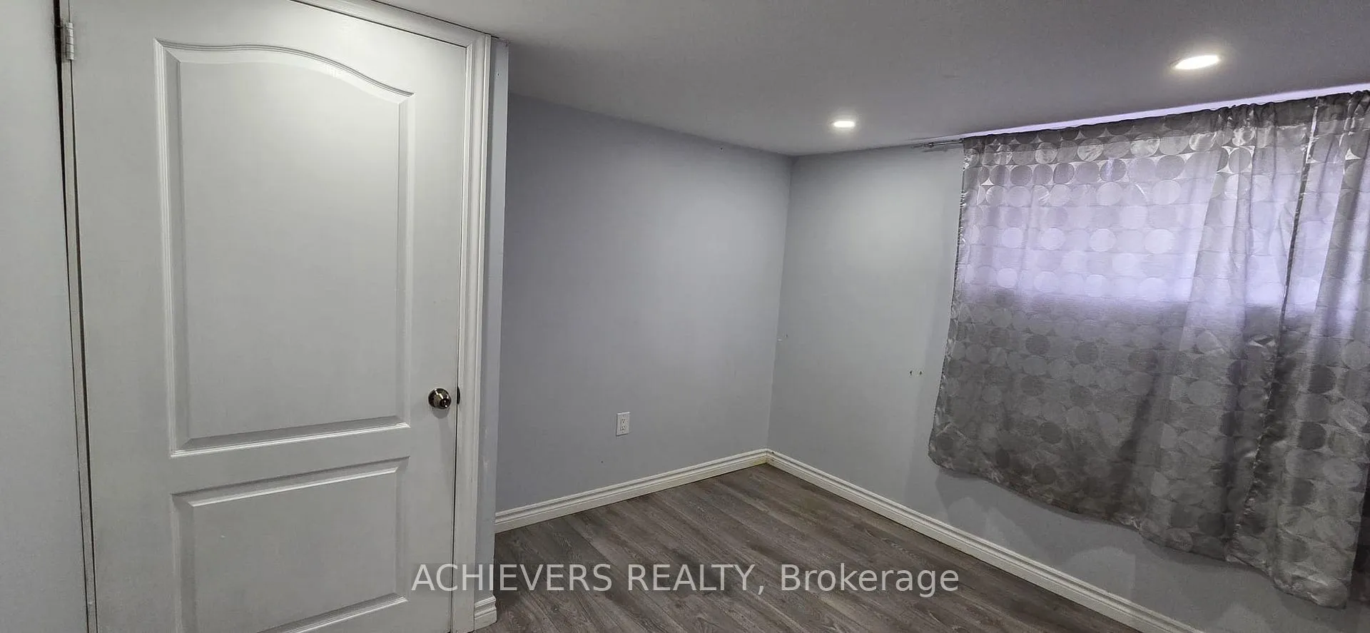 Photo 23 of 222 Sixth Avenue, Kitchener, Fairview/Kingsdale — HOMEH