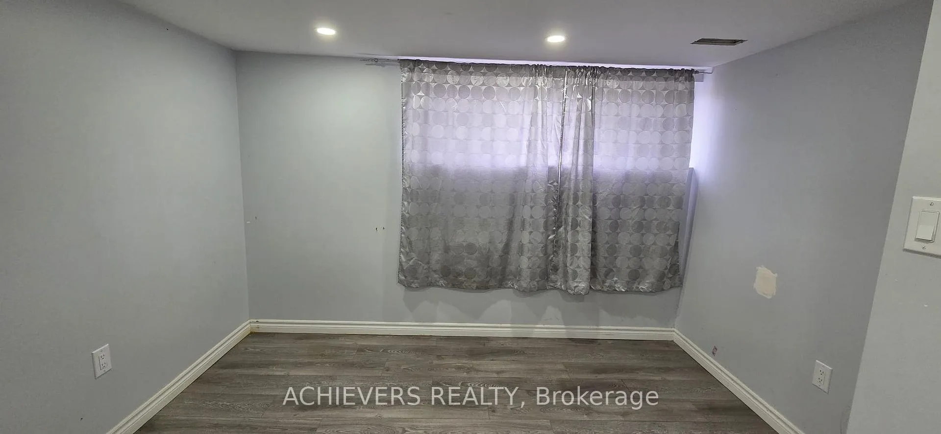 Photo 24 of 222 Sixth Avenue, Kitchener, Fairview/Kingsdale — HOMEH