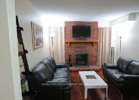 Photo 4 of 40 Harley Drive, Ajax, Central — HOMEH