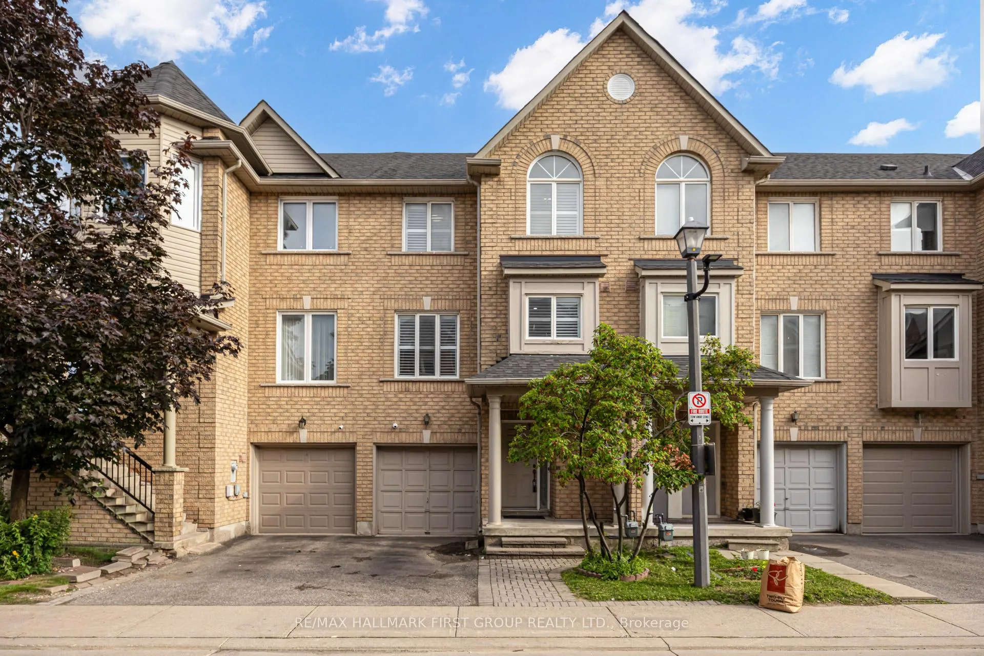 Photo 1 of 1075 Ellesmere Road, Scarborough, Dorset Park — HOMEH