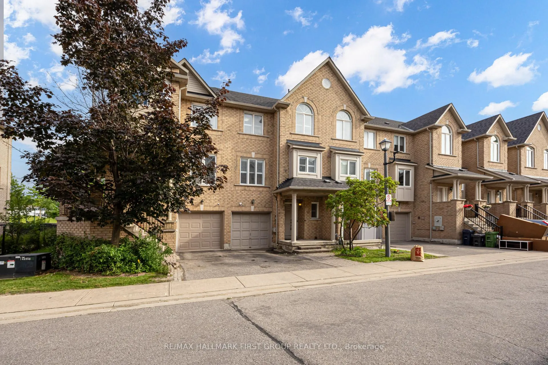 Photo 2 of 1075 Ellesmere Road, Scarborough, Dorset Park — HOMEH