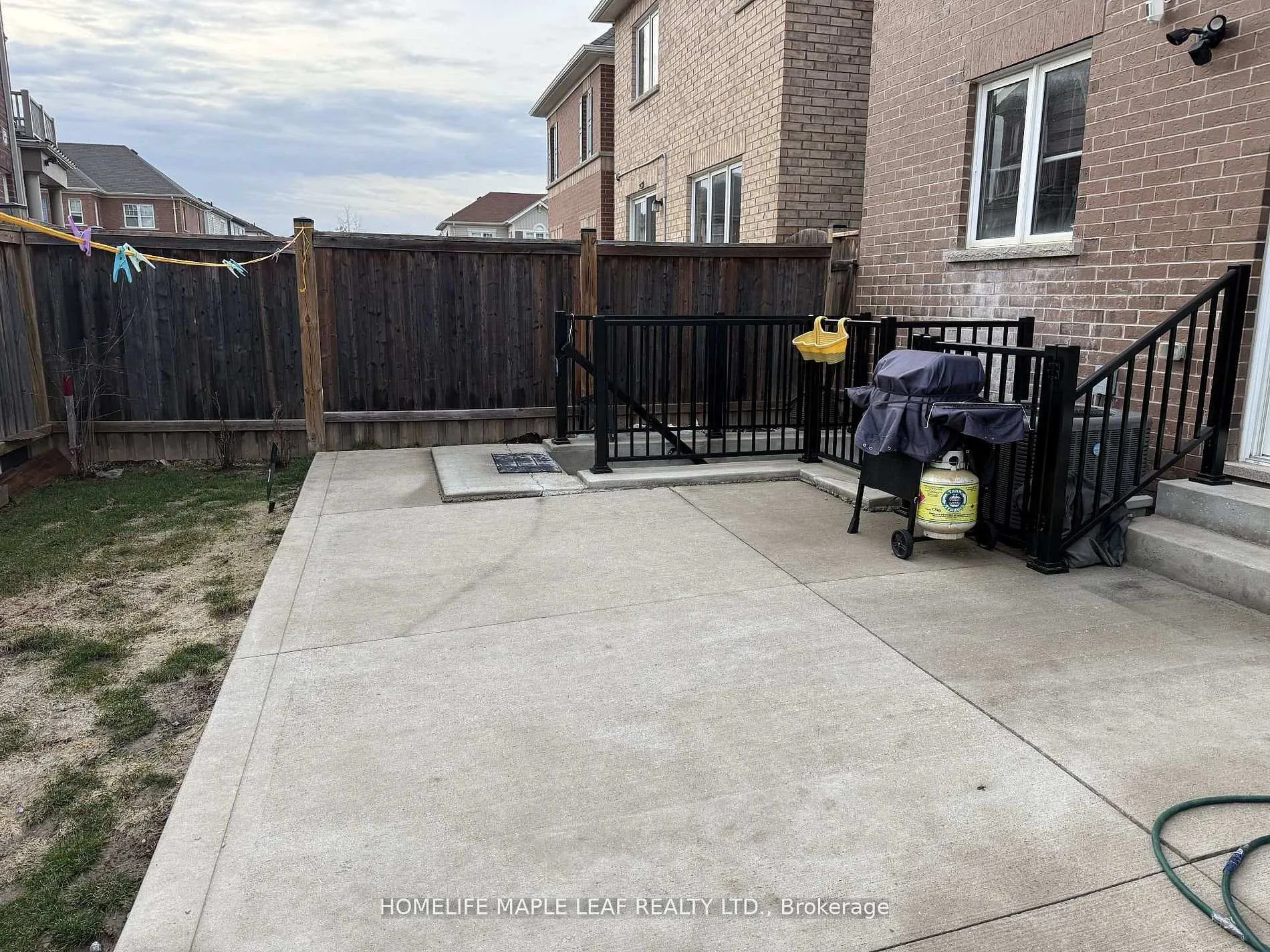 Photo 5 of 92 Robert Parkinson Drive, Brampton, Northwest Brampton — HOMEH