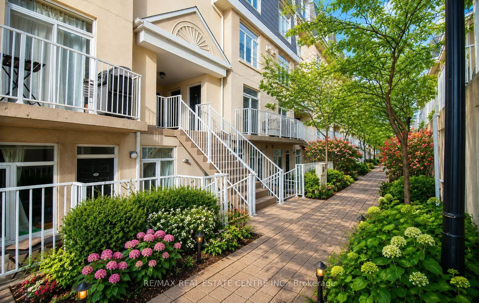 Photo 6 of Unit 688, 38 Stadium Road, Toronto, Niagara — HOMEH