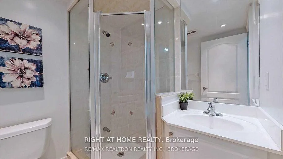 Photo 11 of 17 Suncrest Boulevard, Markham, Commerce Valley — HOMEH