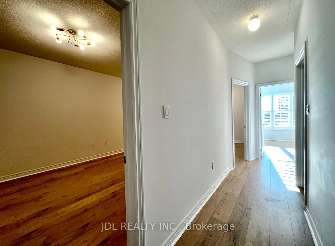 Photo 13 of 33 Jaffna Lane, Markham, Berczy — HOMEH