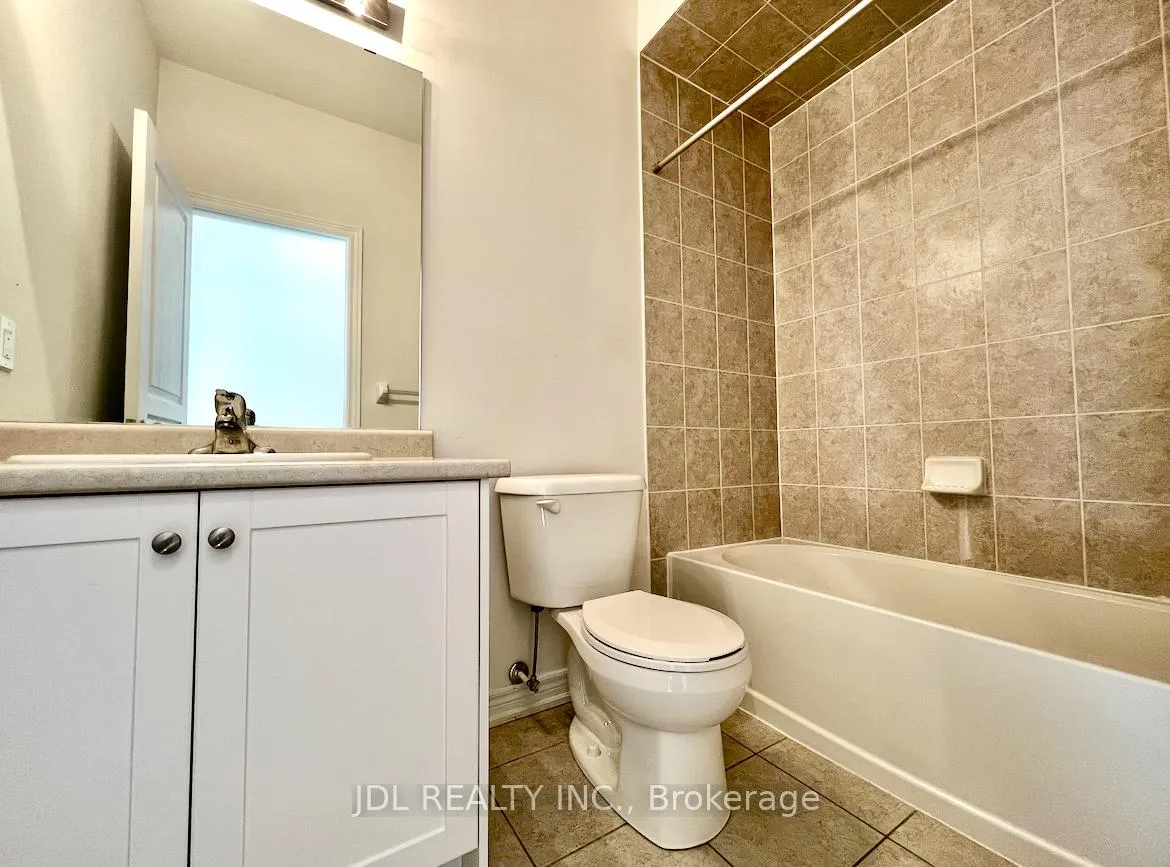 Photo 21 of 33 Jaffna Lane, Markham, Berczy — HOMEH
