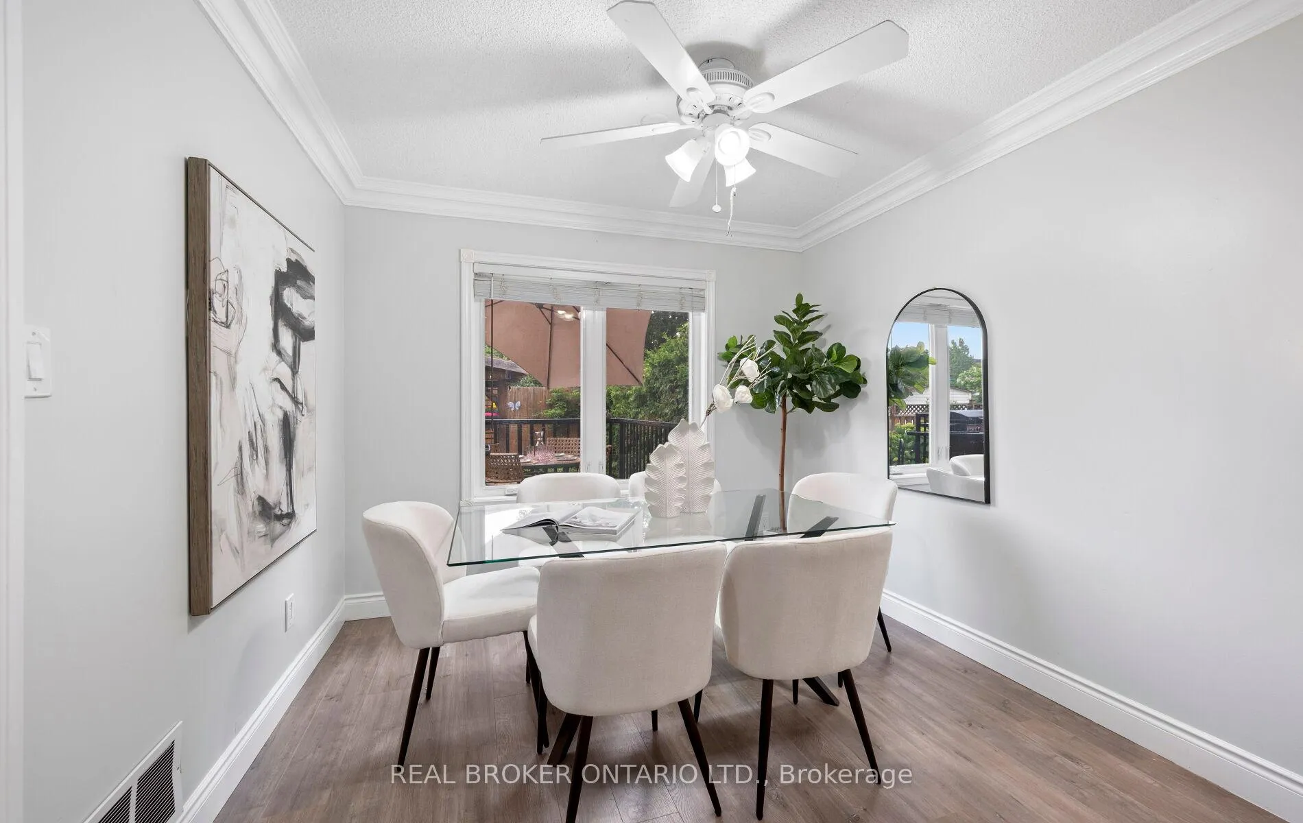 Photo 5 of 52 Vivaldi Crescent, Brampton, Brampton South — HOMEH