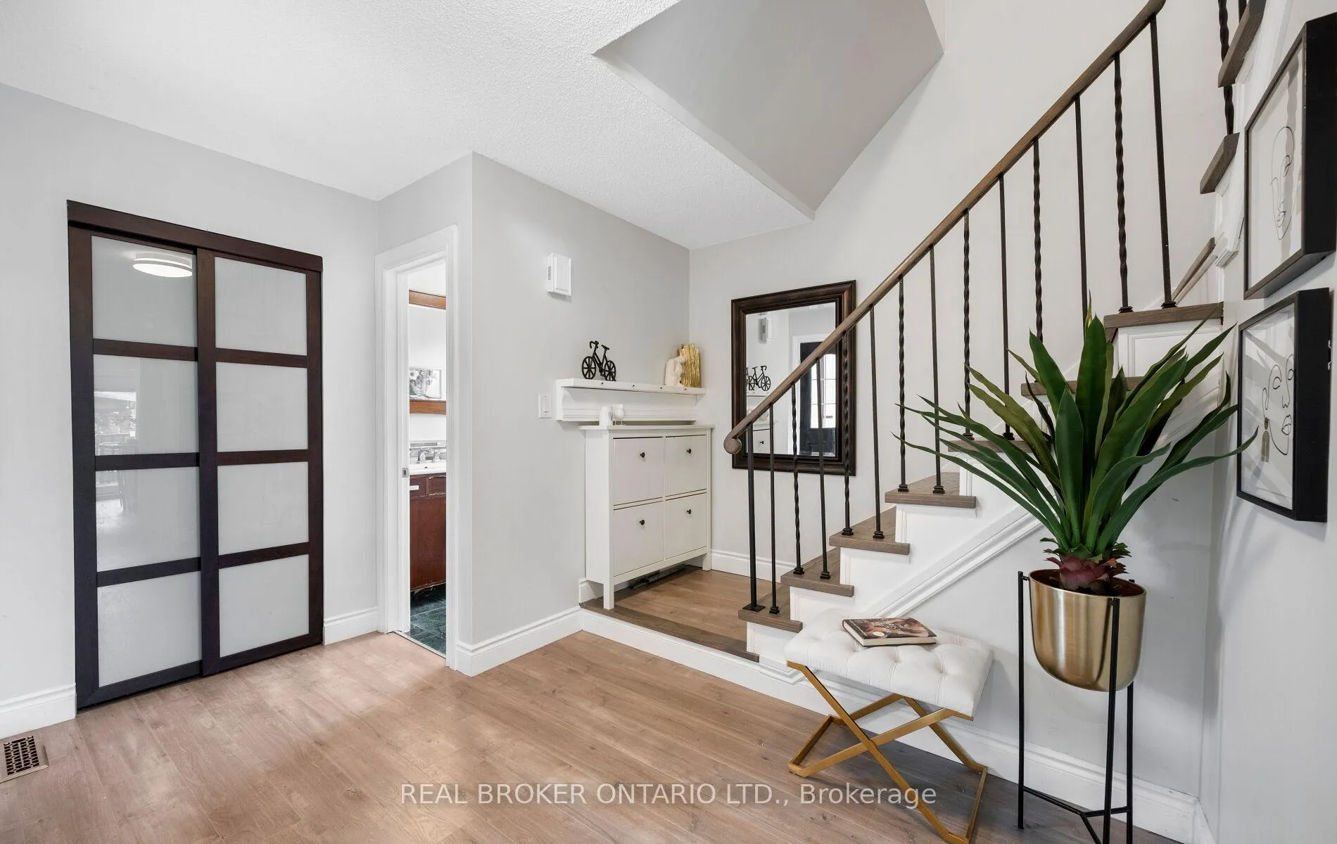 Photo 11 of 52 Vivaldi Crescent, Brampton, Brampton South — HOMEH