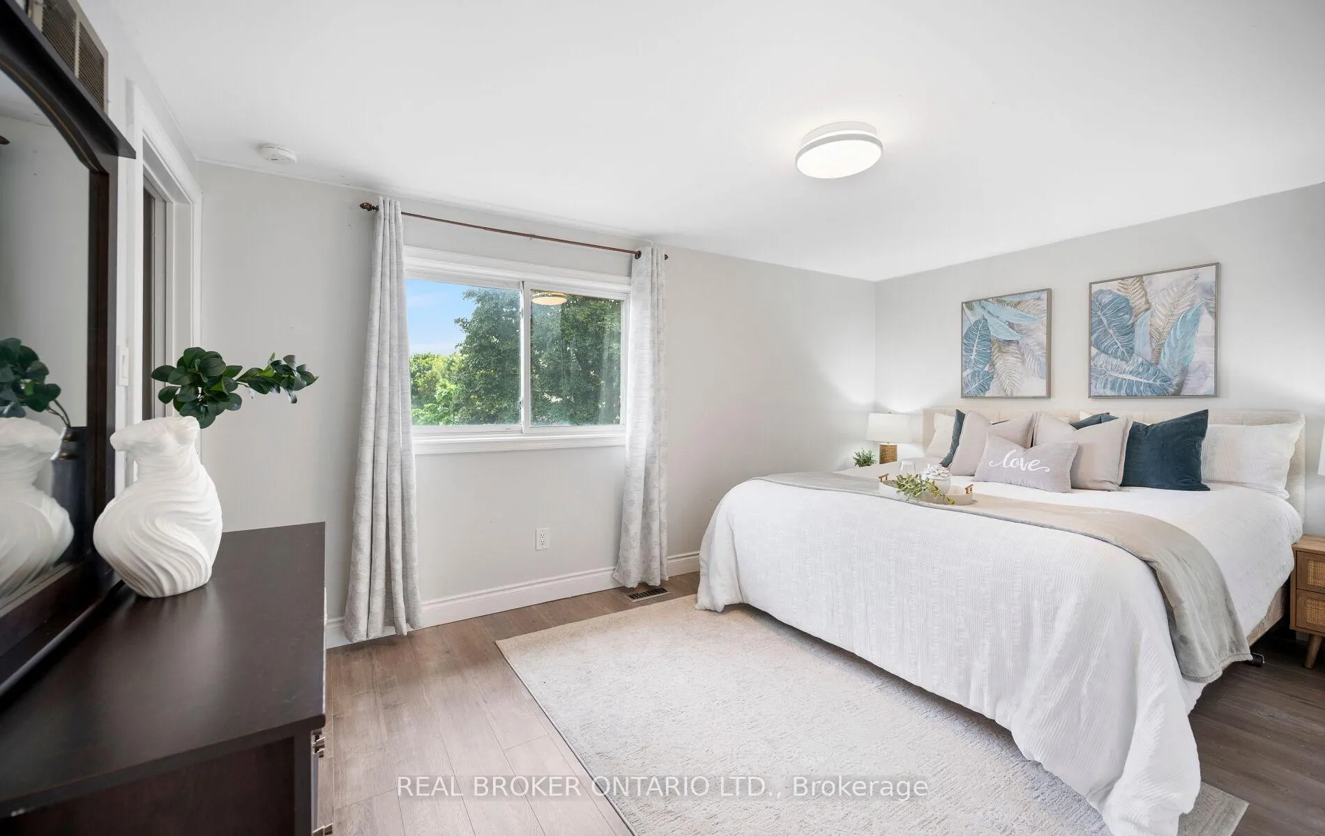 Photo 13 of 52 Vivaldi Crescent, Brampton, Brampton South — HOMEH