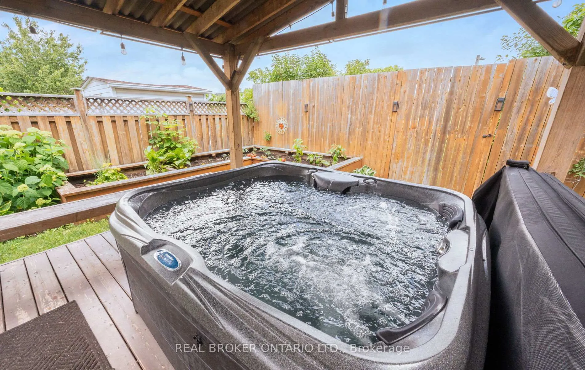Photo 24 of 52 Vivaldi Crescent, Brampton, Brampton South — HOMEH