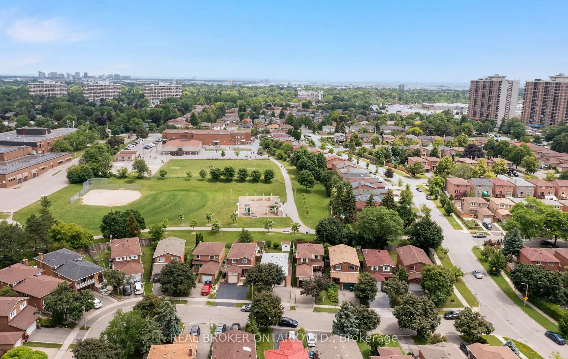 Photo 29 of 52 Vivaldi Crescent, Brampton, Brampton South — HOMEH