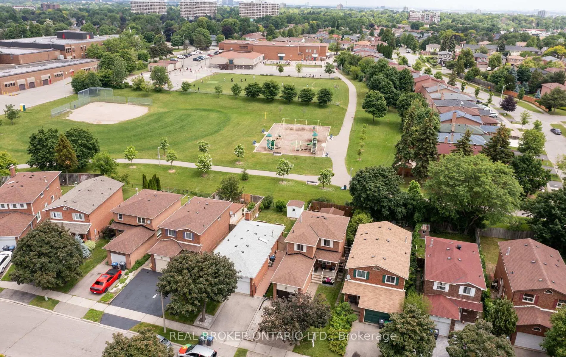 Photo 30 of 52 Vivaldi Crescent, Brampton, Brampton South — HOMEH