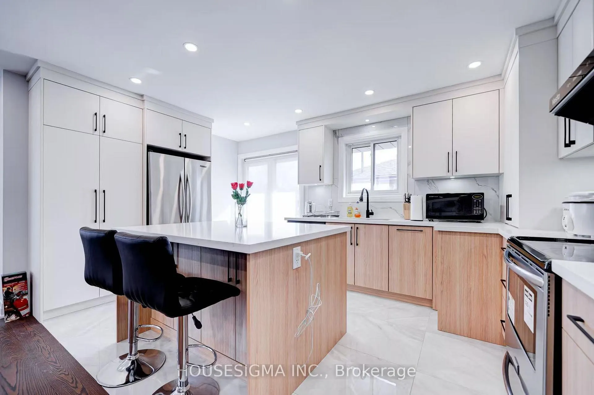 Photo 4 of 28 Earlton Road, Scarborough, Tam O'Shanter-Sullivan — HOMEH