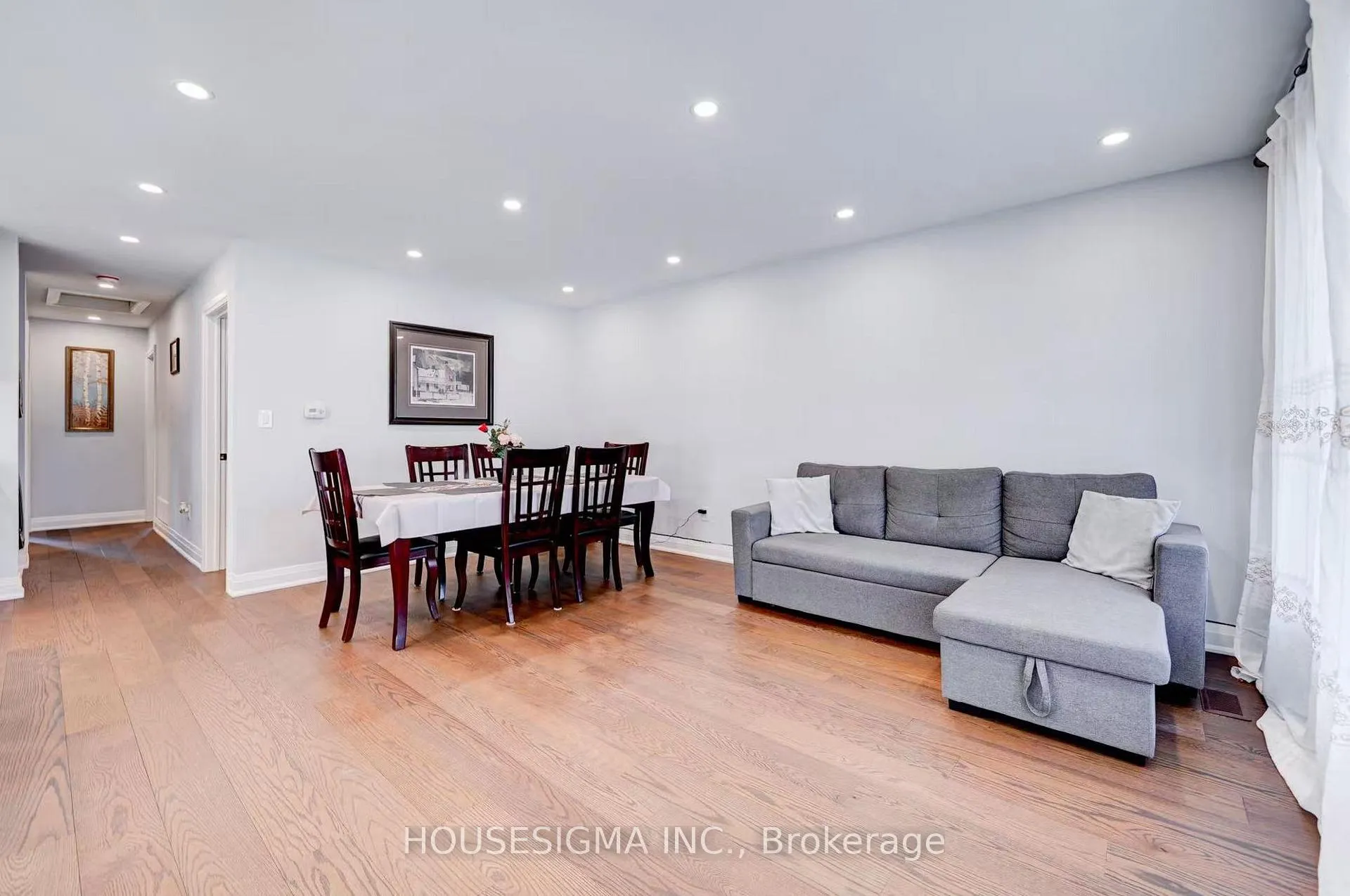 Photo 5 of 28 Earlton Road, Scarborough, Tam O'Shanter-Sullivan — HOMEH