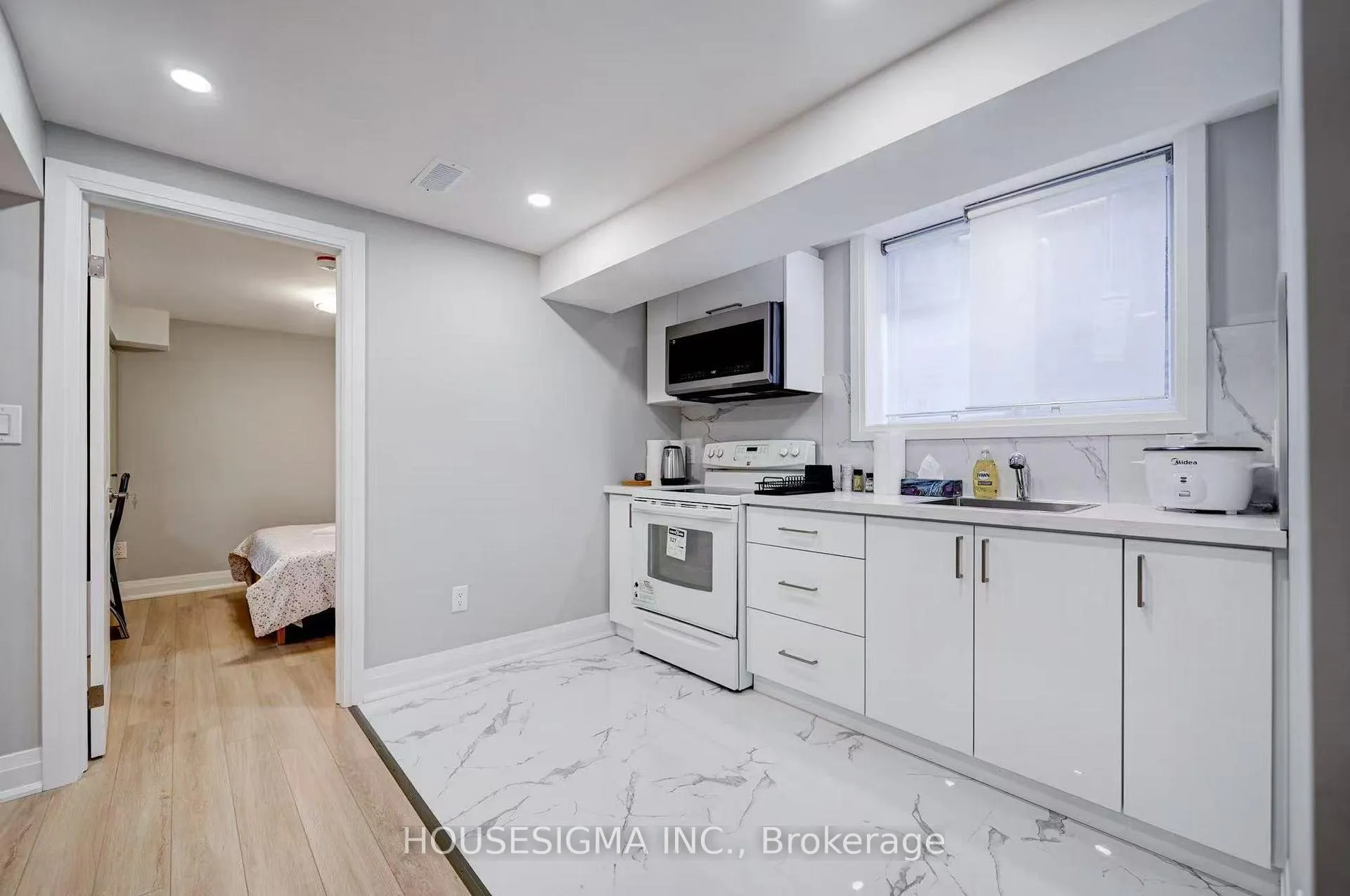 Photo 17 of 28 Earlton Road, Scarborough, Tam O'Shanter-Sullivan — HOMEH