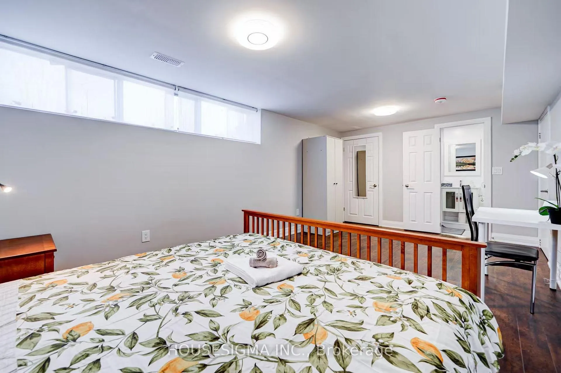 Photo 22 of 28 Earlton Road, Scarborough, Tam O'Shanter-Sullivan — HOMEH