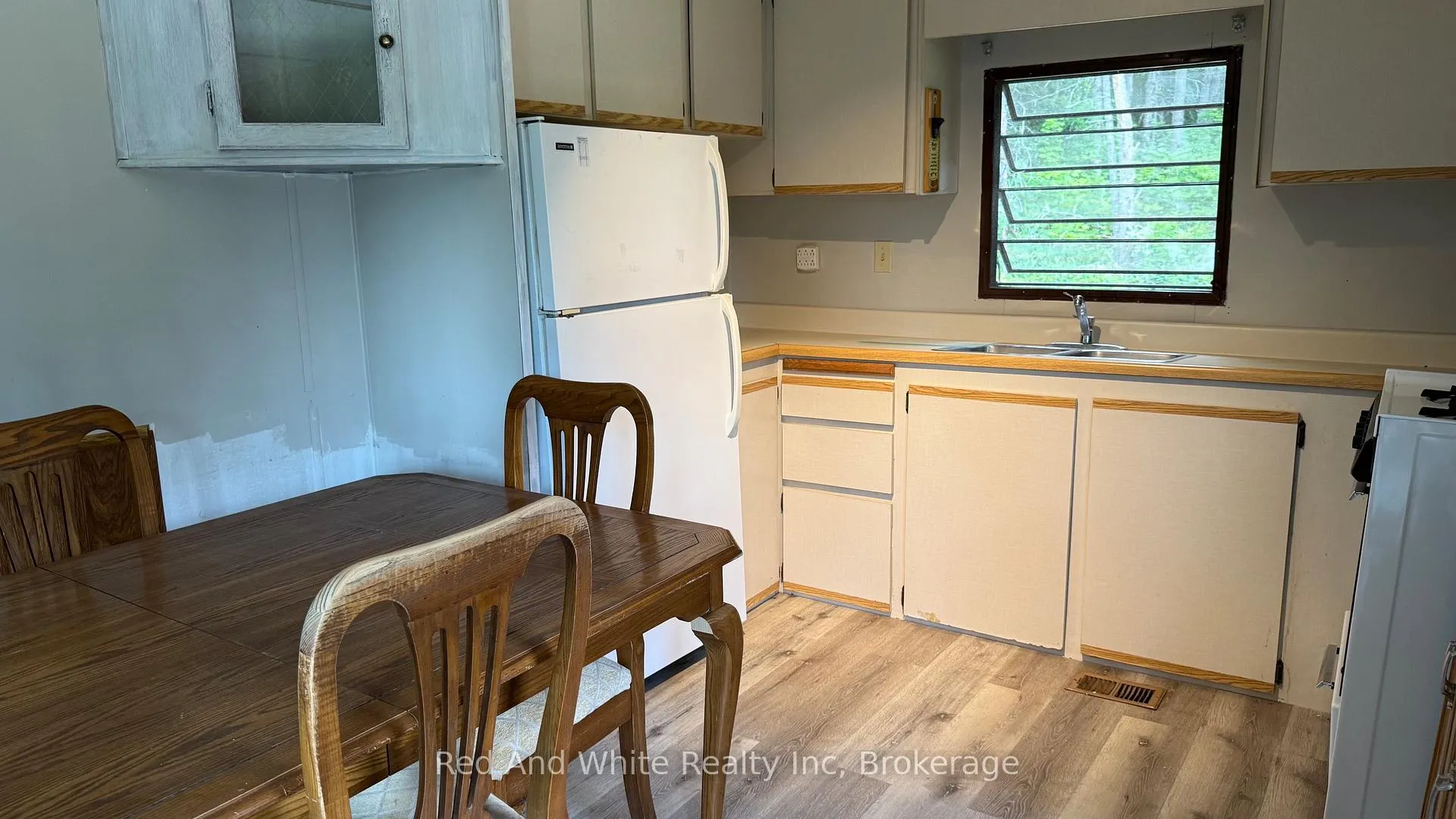 Photo 3 of 11 Ross Road, Magnetawan — HOMEH