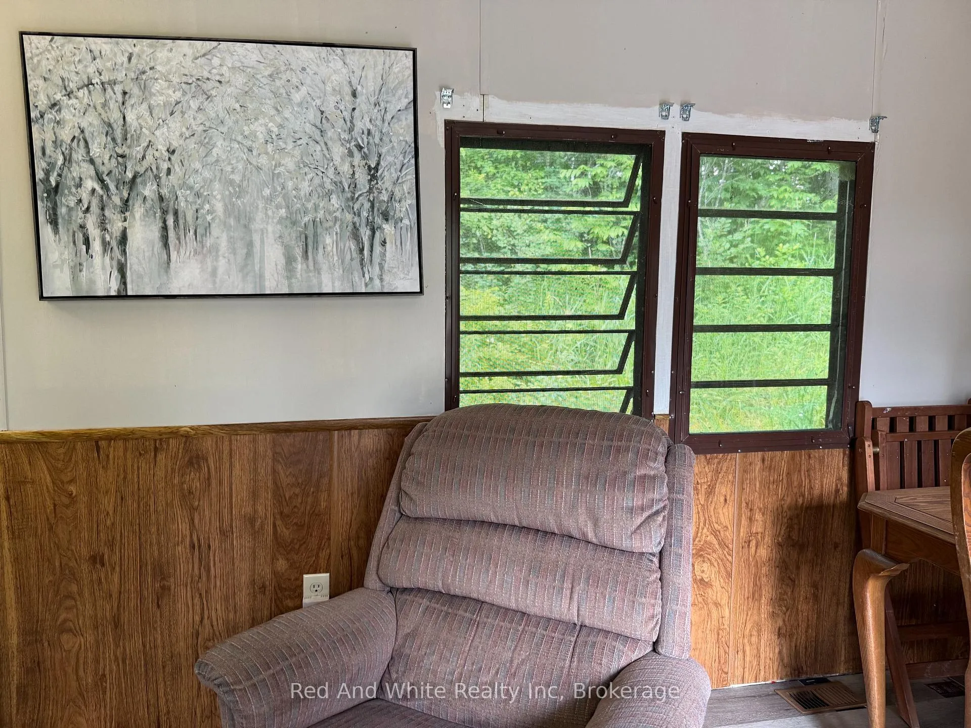 Photo 4 of 11 Ross Road, Magnetawan — HOMEH