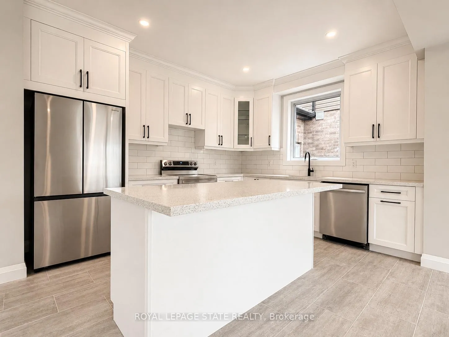 Photo 5 of 22-A Alpine Avenue, Hamilton, Stoney Creek — HOMEH