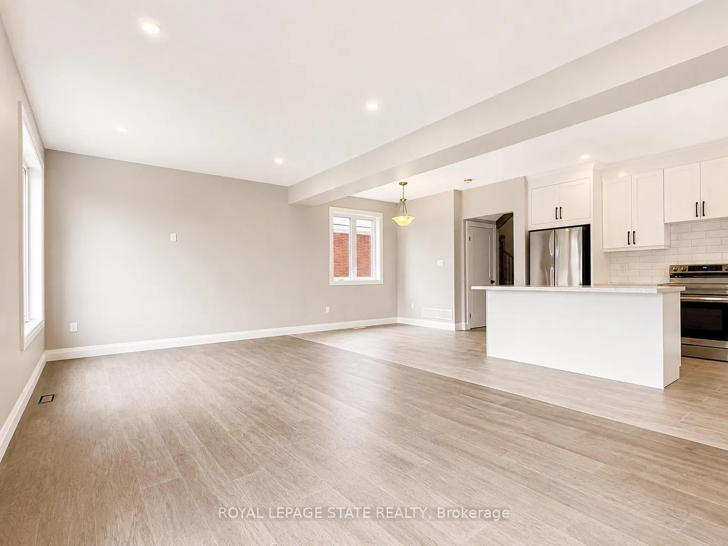 Photo 10 of 22-A Alpine Avenue, Hamilton, Stoney Creek — HOMEH