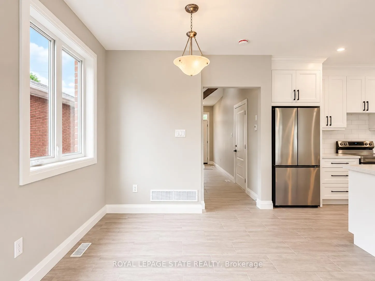 Photo 11 of 22-A Alpine Avenue, Hamilton, Stoney Creek — HOMEH