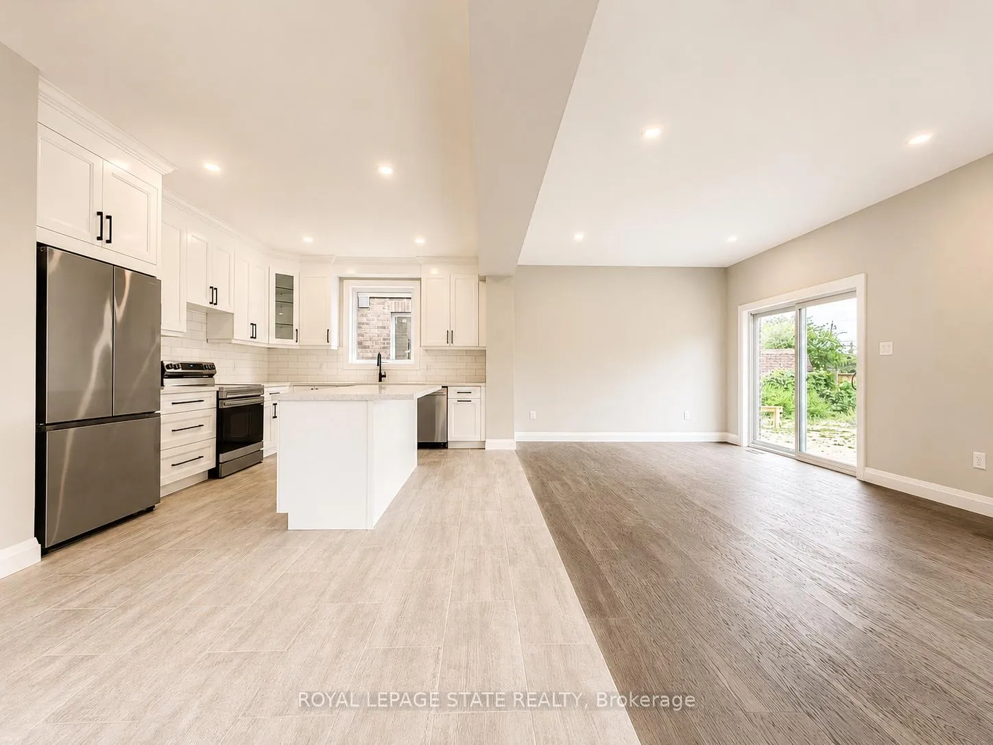 Photo 13 of 22-A Alpine Avenue, Hamilton, Stoney Creek — HOMEH