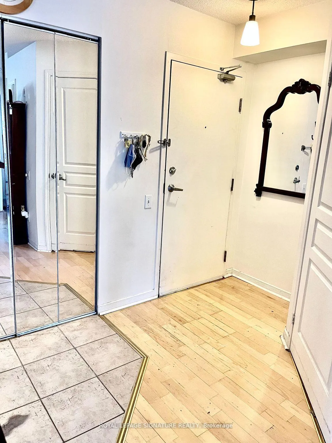 Photo 5 of Unit 207, 140 Bathurst Street, Toronto, Niagara — HOMEH