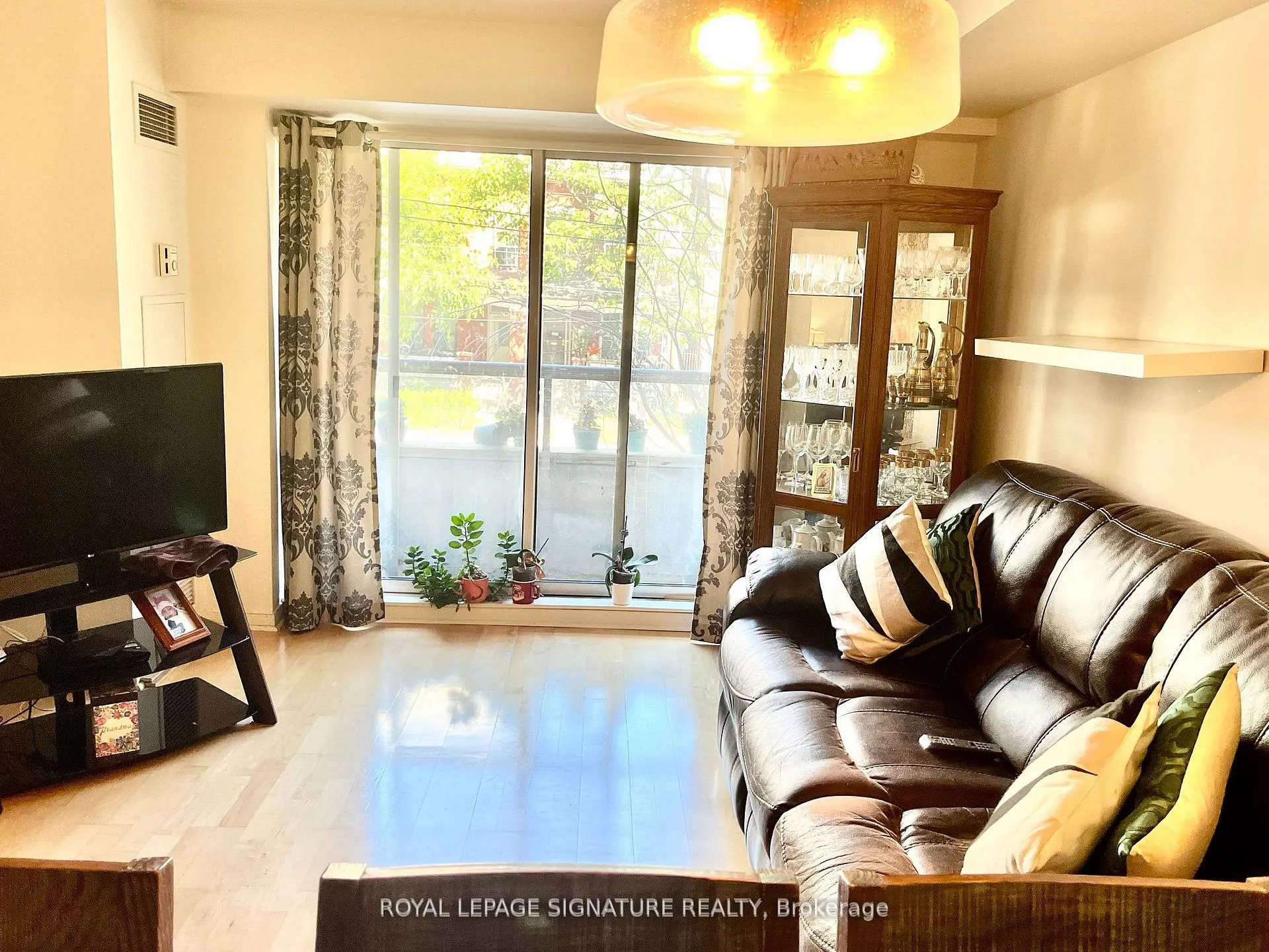 Photo 8 of Unit 207, 140 Bathurst Street, Toronto, Niagara — HOMEH